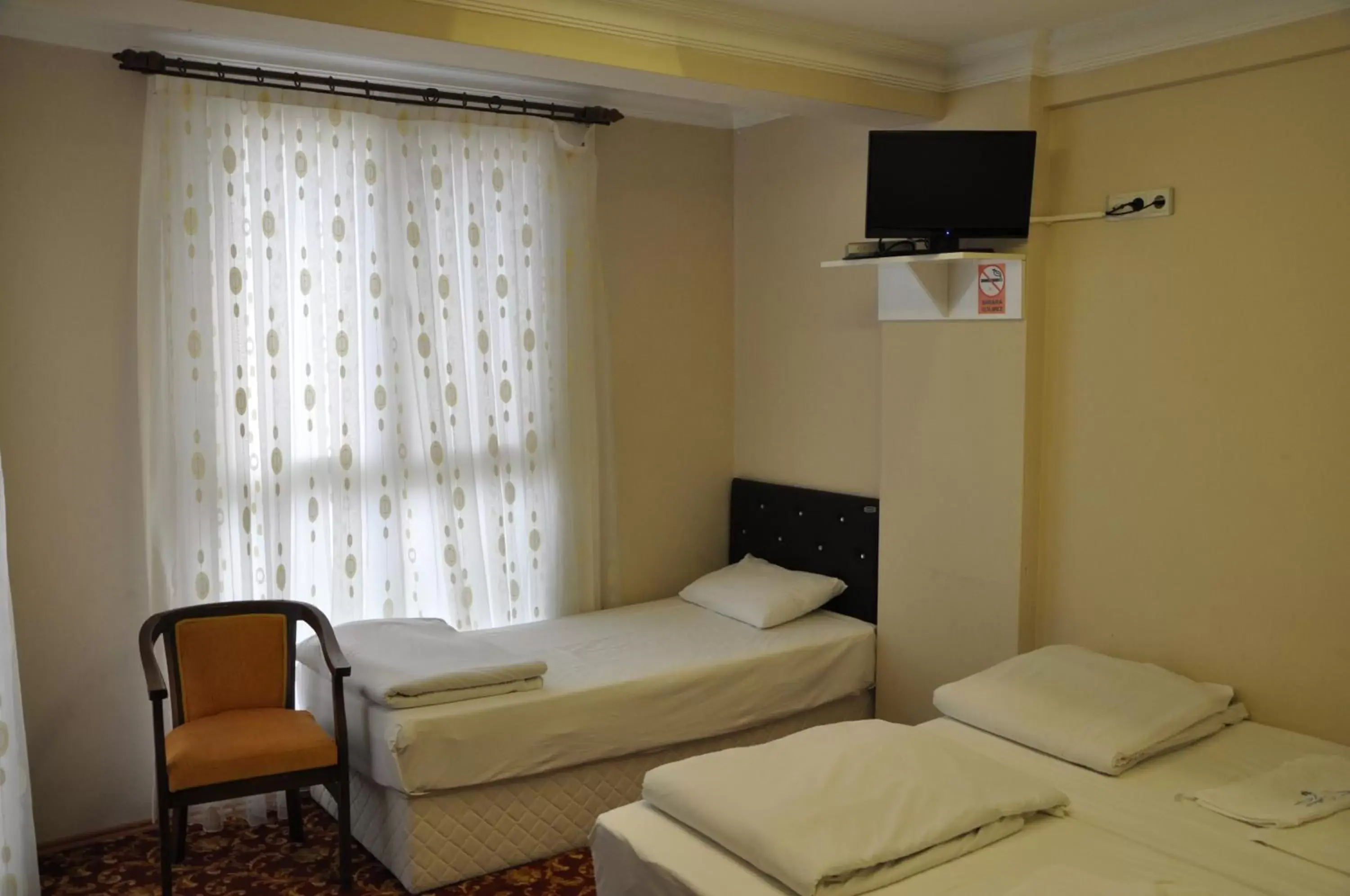 Standard Triple Room in Sakran Hotel Standard Triple Room in Sakran Hotel