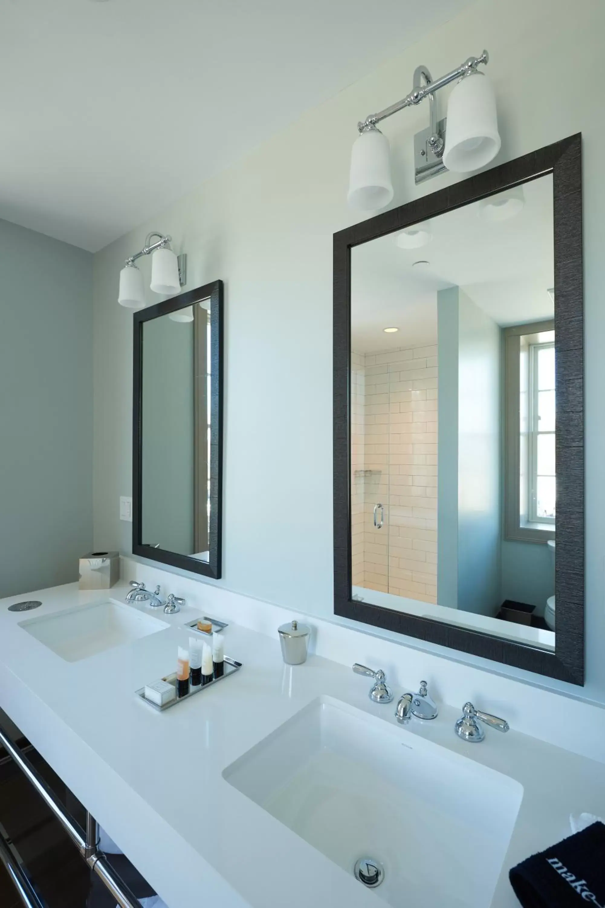 Standard King Room in The Groton Inn Standard King Room in The Groton Inn