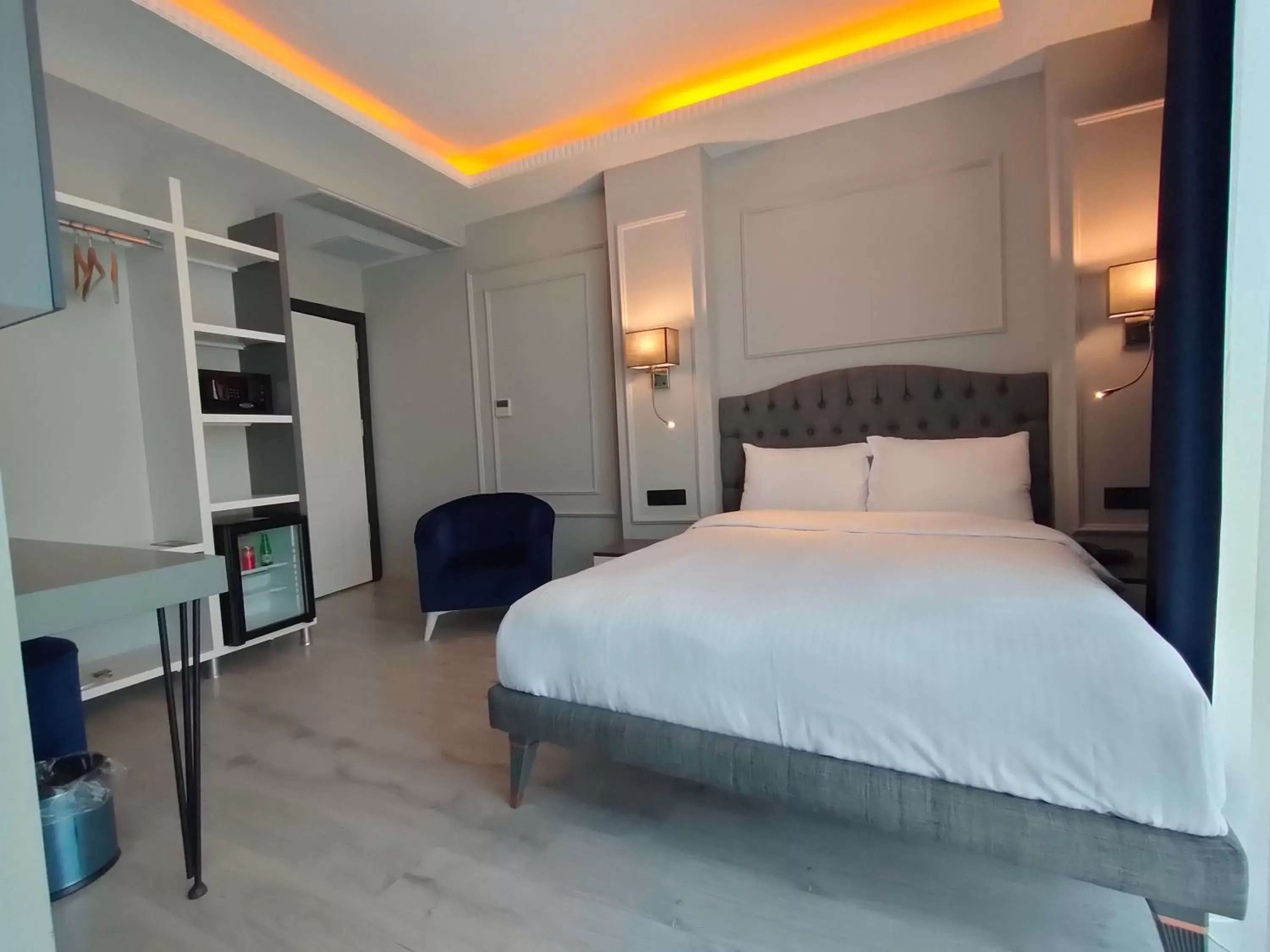 Deluxe Single Room in Loft Airport Hotel's Deluxe Single Room in Loft Airport Hotel's