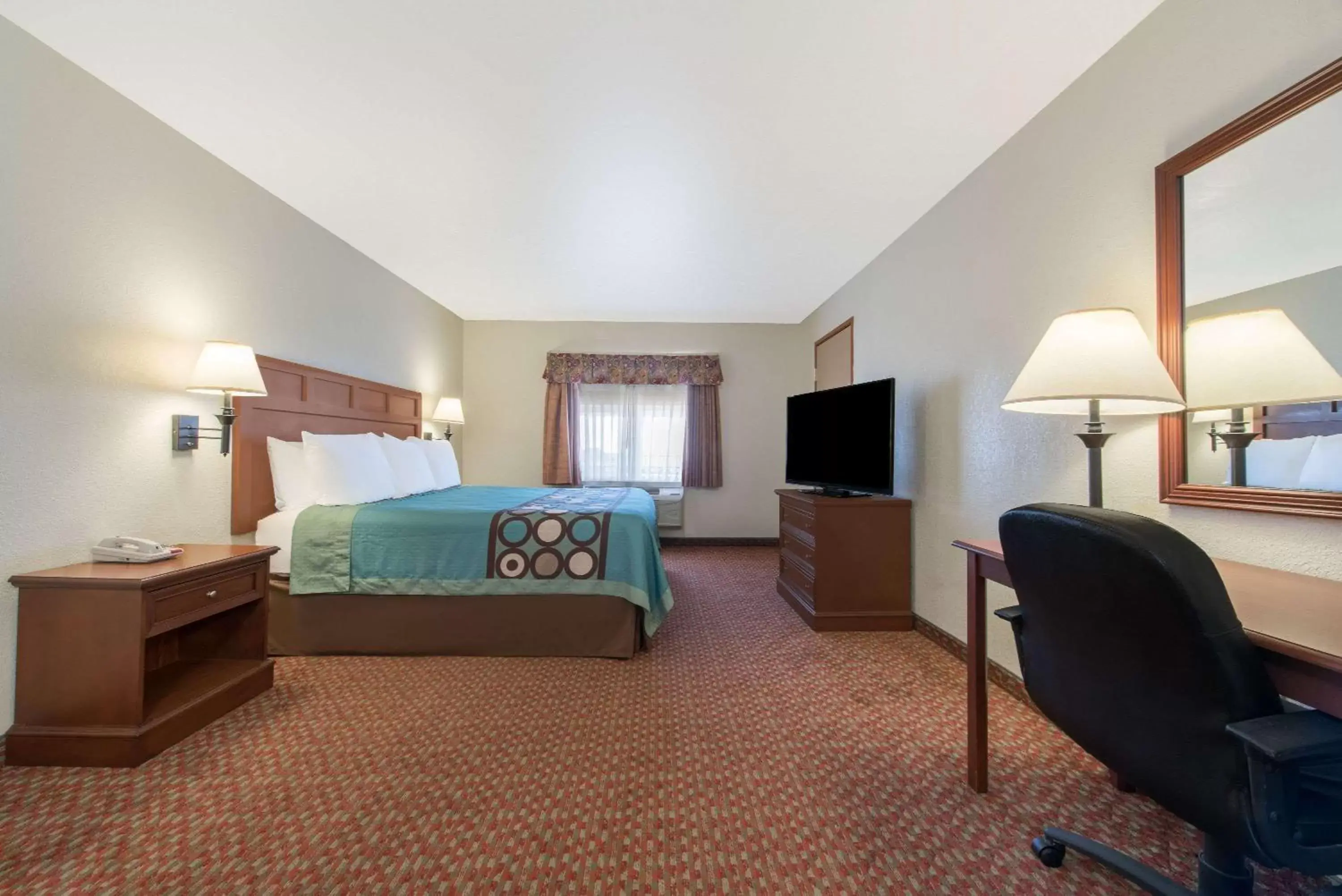 1 King Bed, Mobilty/Hearing Accessible Room, Bathtub w/Grab Bars, Non-Smoking in Super 8 by Wyndham Abilene South 1 King Bed, Mobilty/Hearing Accessible Room, Bathtub w/Grab Bars, Non-Smoking in Super 8 by Wyndham Abilene South