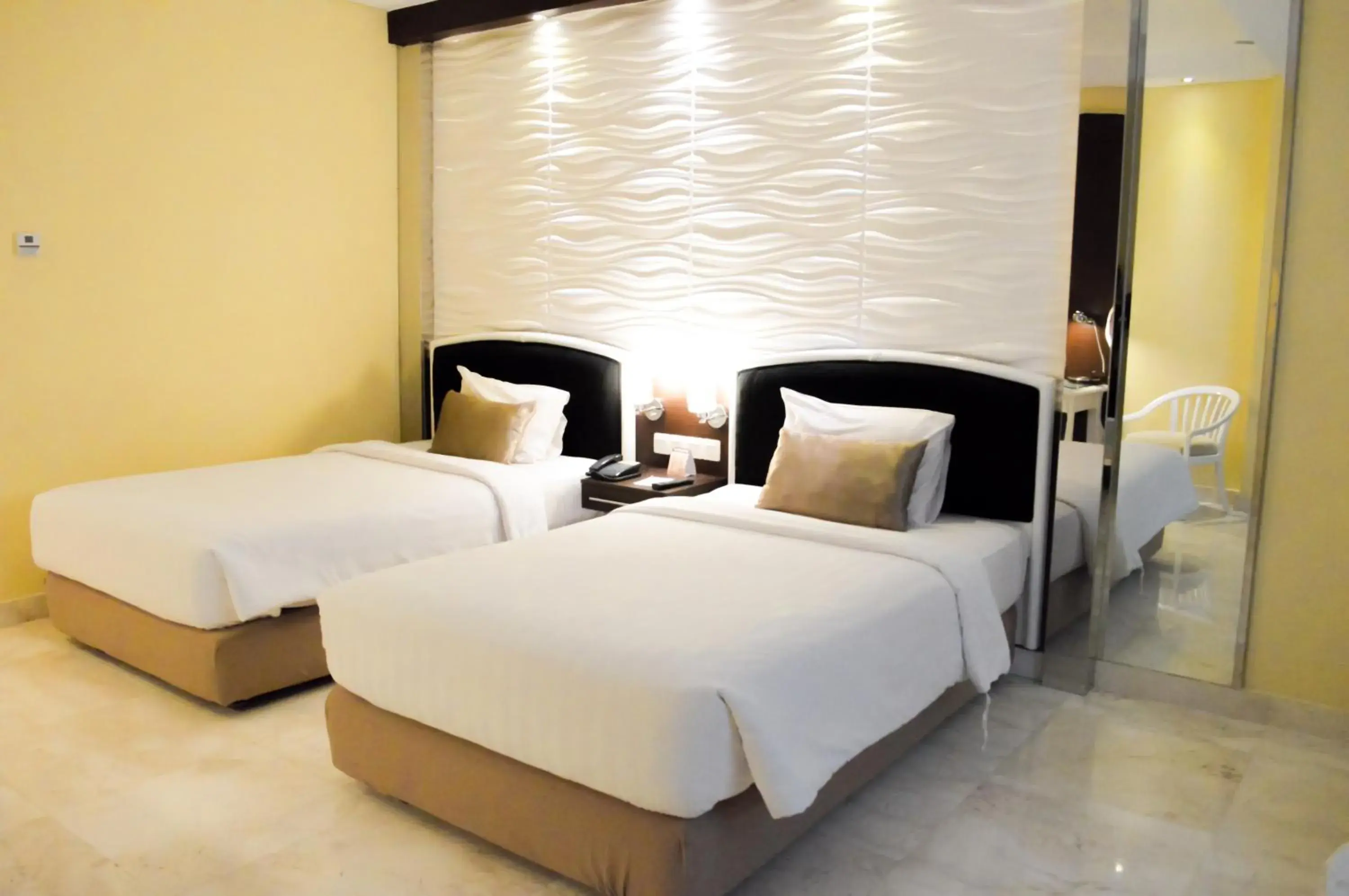 Deluxe Double or Twin Room in Hotel New Saphir Yogyakarta Deluxe Double or Twin Room in Hotel New Saphir Yogyakarta