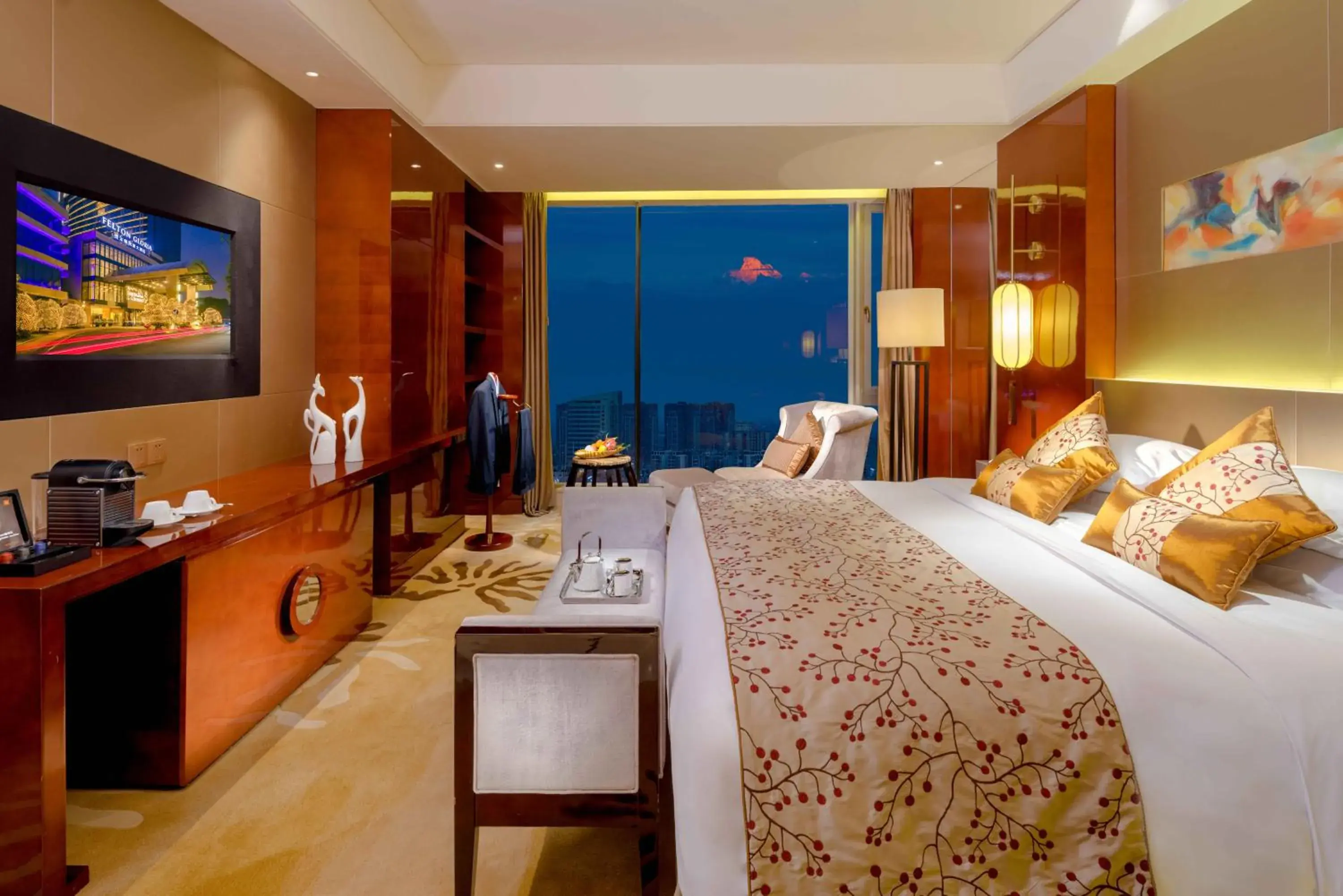 Executive Suite in Felton Grand Hotel Chengdu Executive Suite in Felton Grand Hotel Chengdu