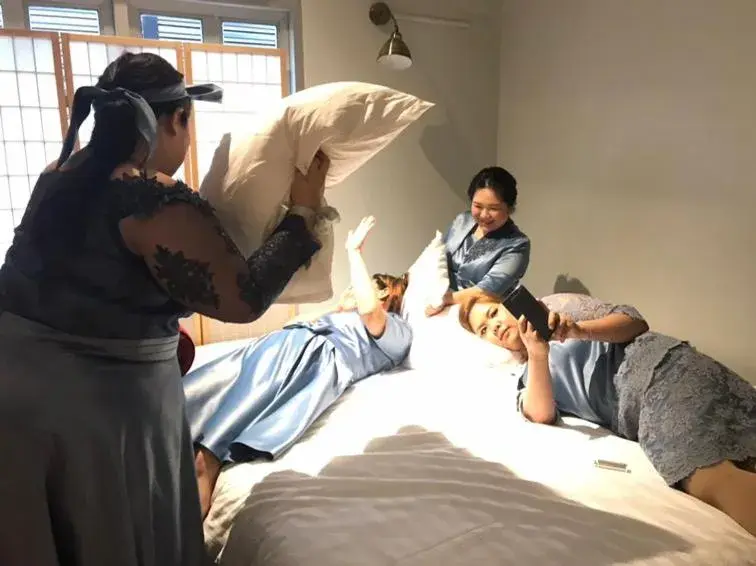 Family Room with Shared Bathroom in Kinnon Deluxe Hostel Coworking Cafe Family Room with Shared Bathroom in Kinnon Deluxe Hostel Coworking Cafe