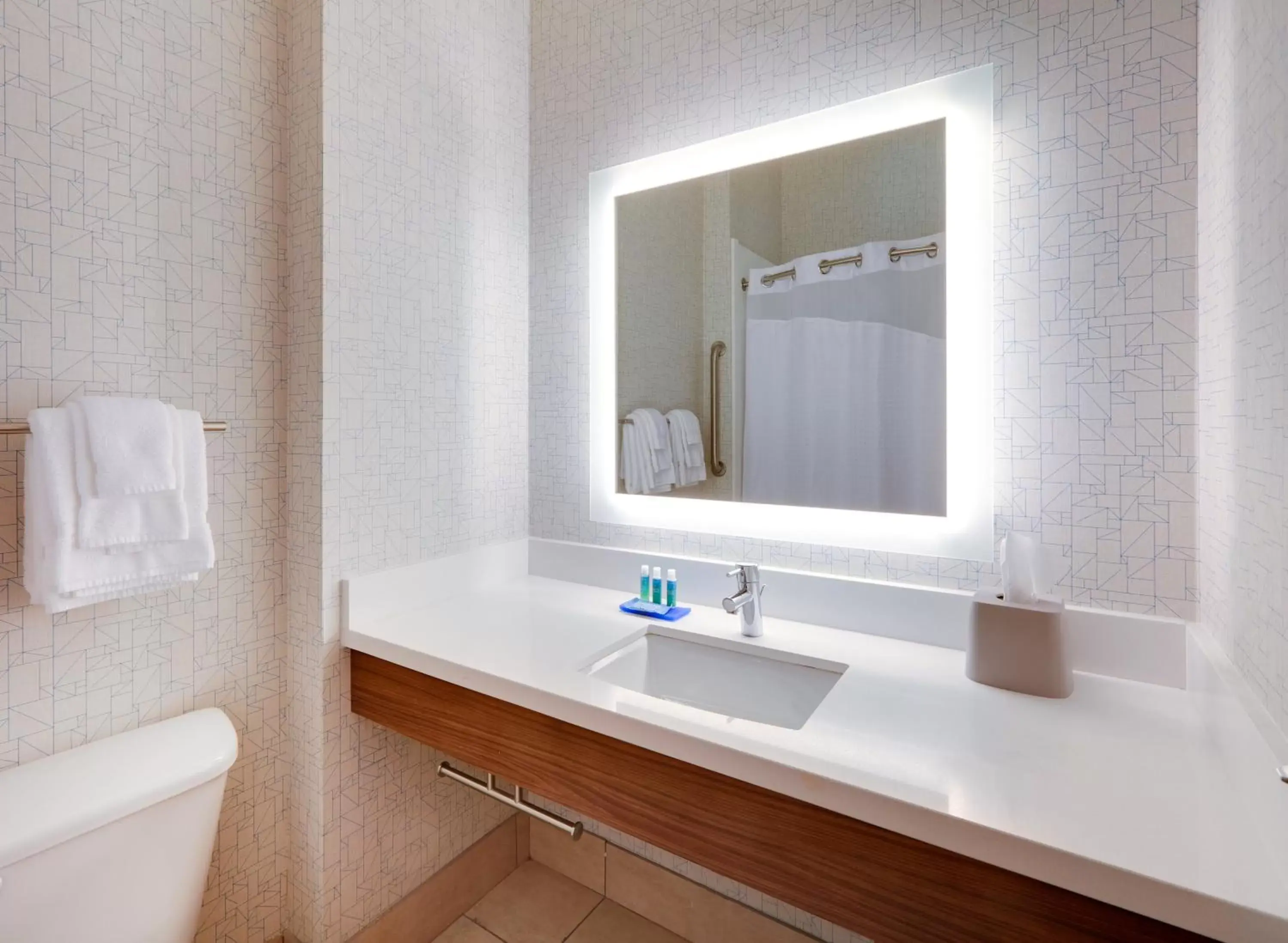 King Room - Non-Smoking in Holiday Inn Express Hotel & Suites Burleson - Fort Worth, an IHG Hotel King Room - Non-Smoking in Holiday Inn Express Hotel & Suites Burleson - Fort Worth, an IHG Hotel