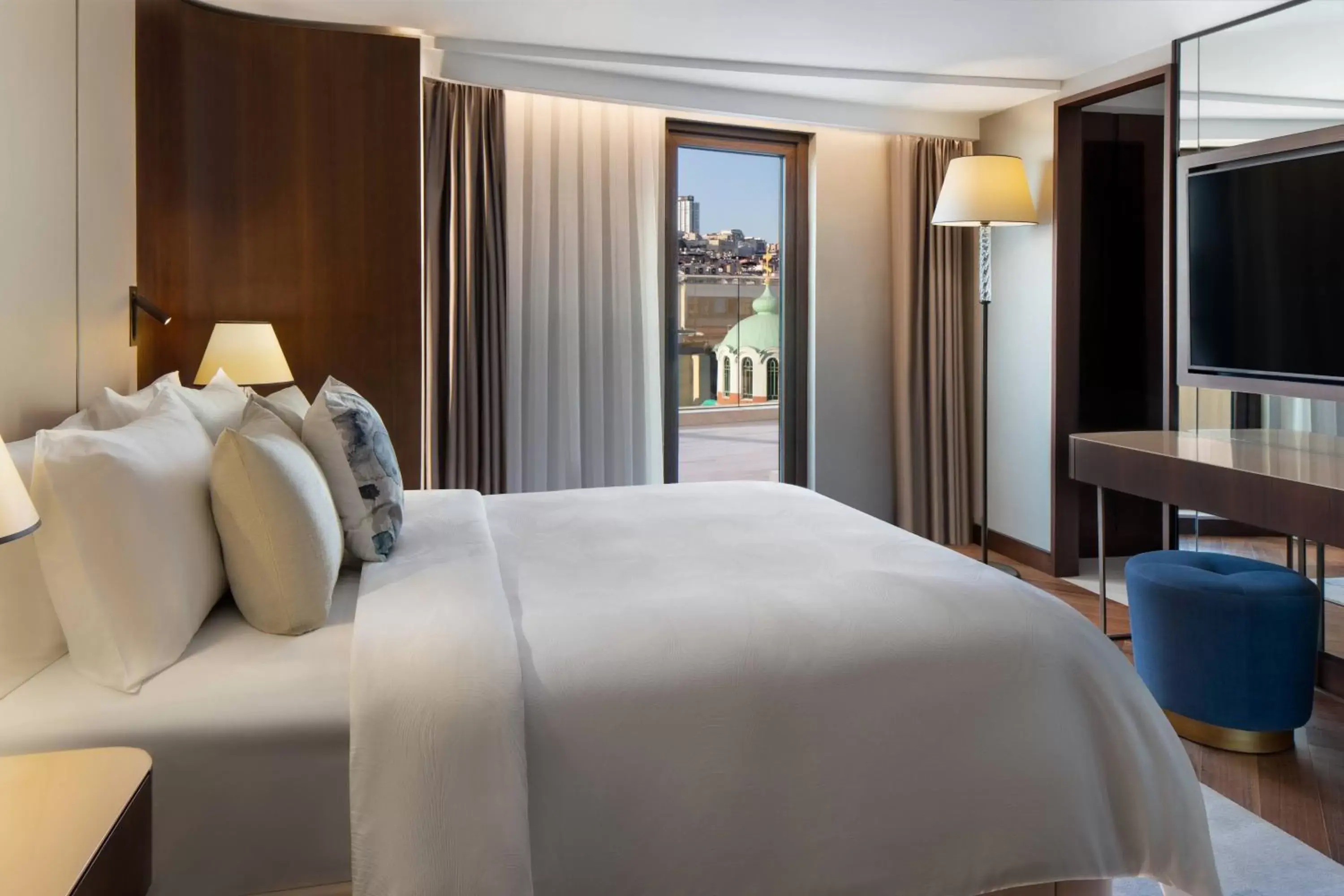 Premier Queen Room with Terrace and Galata Tower View in JW Marriott Istanbul Bosphorus Premier Queen Room with Terrace and Galata Tower View in JW Marriott Istanbul Bosphorus