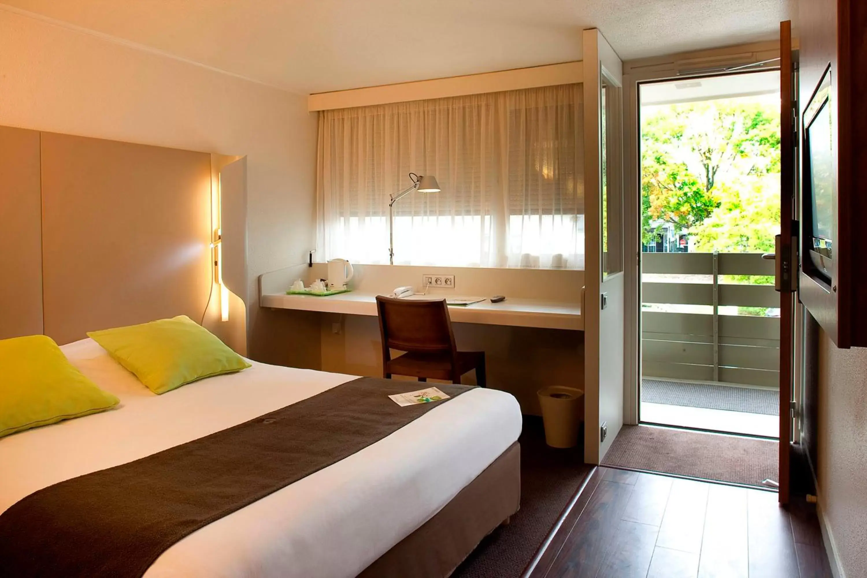 Standard Double Room in Hôtel Campanile Orléans Nord - Saran Standard Double Room in Hôtel Campanile Orléans Nord - Saran