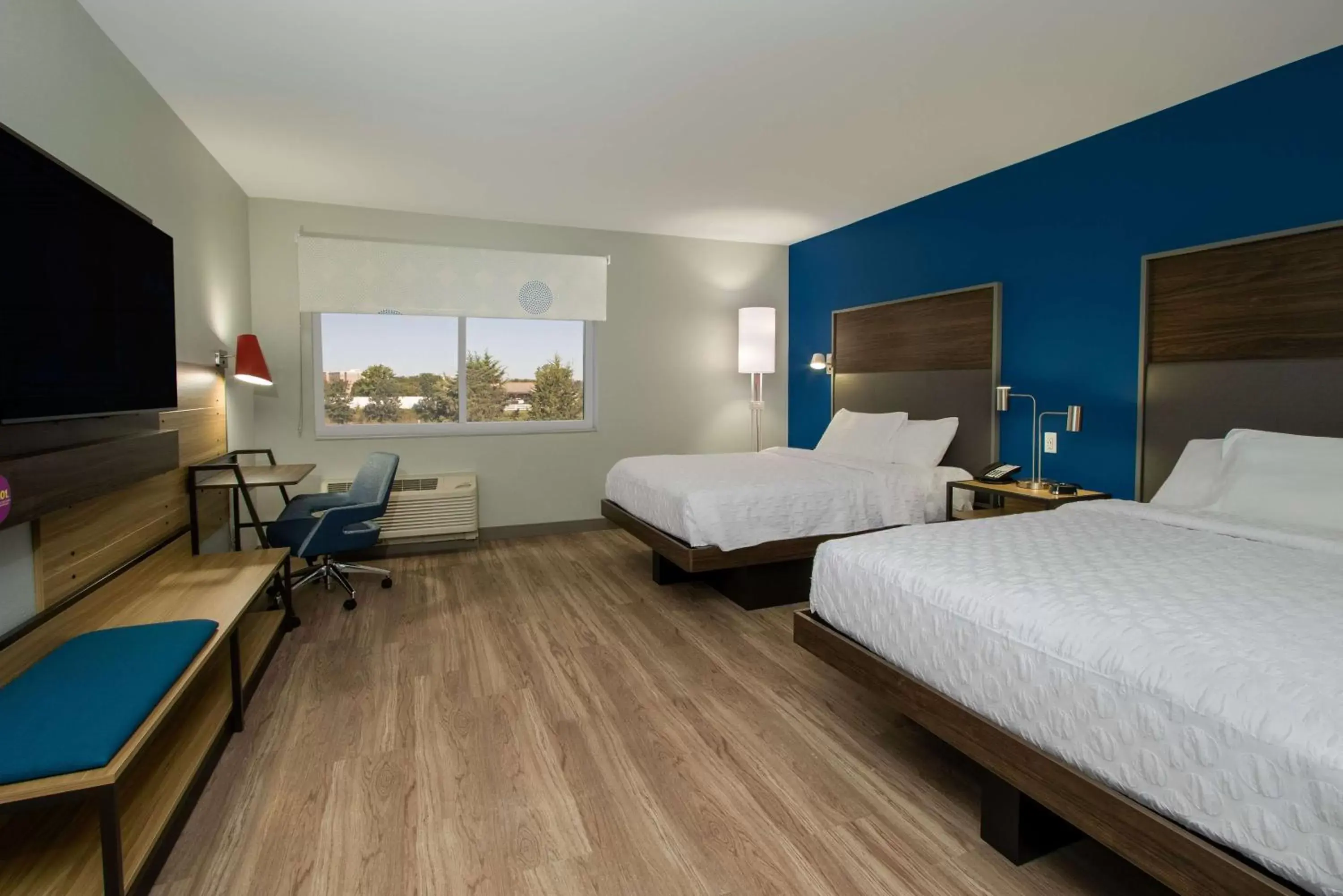 Queen Room with Two Queen Beds and Roll-In Shower - Mobility and Hearing Access in Tru By Hilton Columbus Airport Queen Room with Two Queen Beds and Roll-In Shower - Mobility and Hearing Access in Tru By Hilton Columbus Airport
