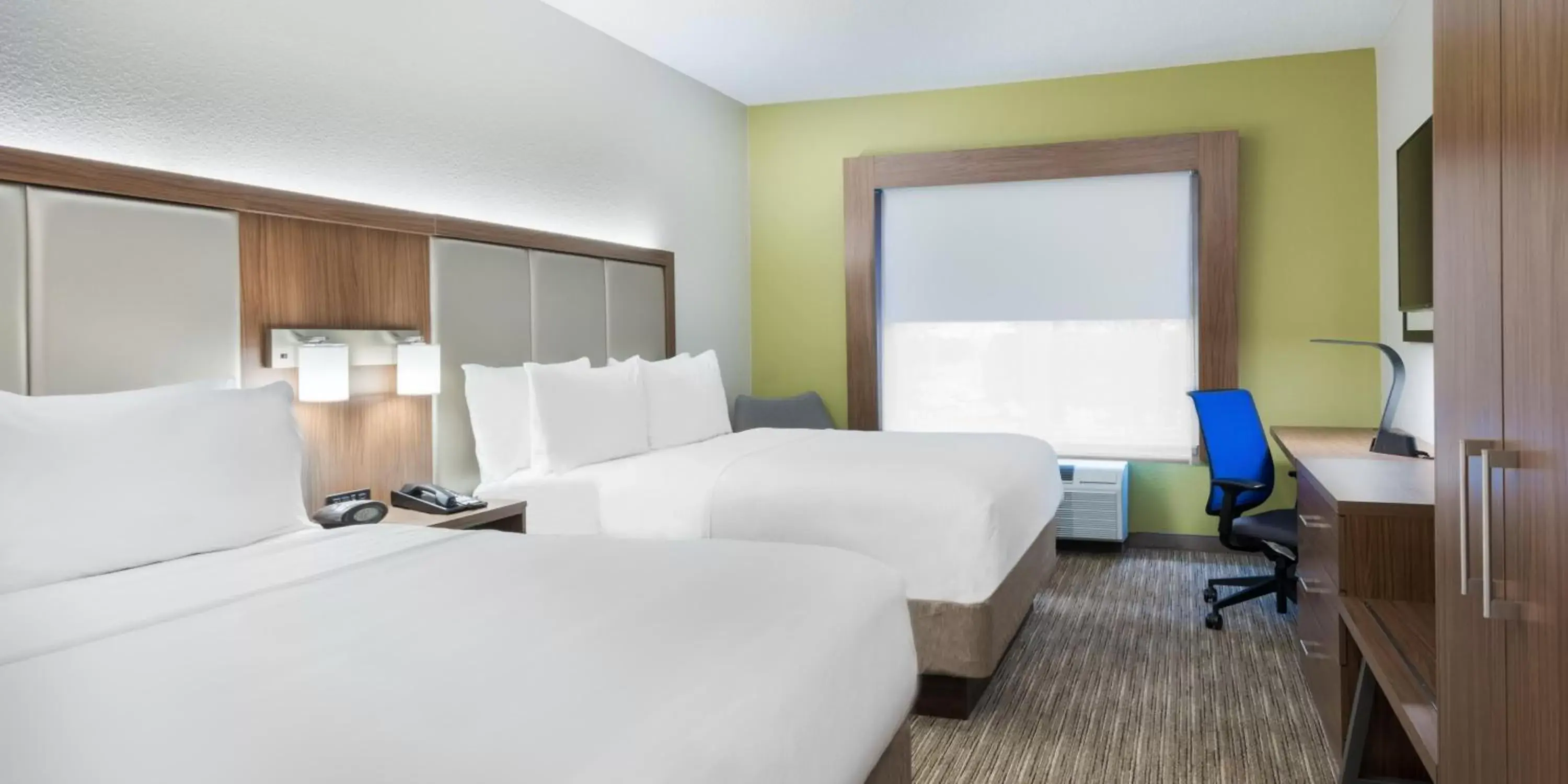 Suite with Two Queen Beds in Holiday Inn Express & Suites Heath - Newark by IHG Suite with Two Queen Beds in Holiday Inn Express & Suites Heath - Newark by IHG