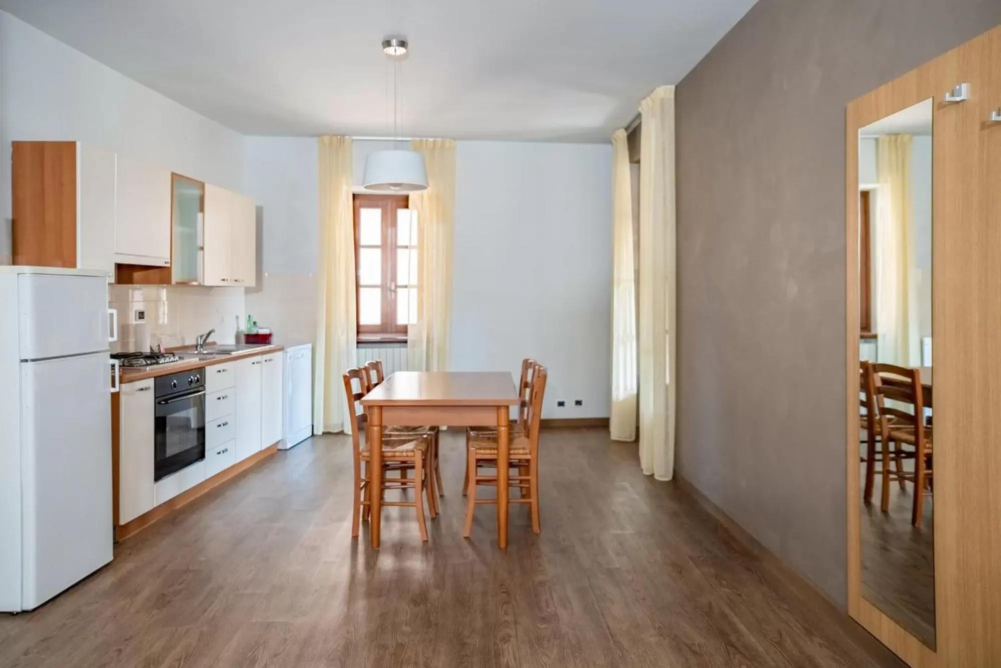 Two-Bedroom Apartment - Annex in Le Torri - Castiglione Falletto Two-Bedroom Apartment - Annex in Le Torri - Castiglione Falletto