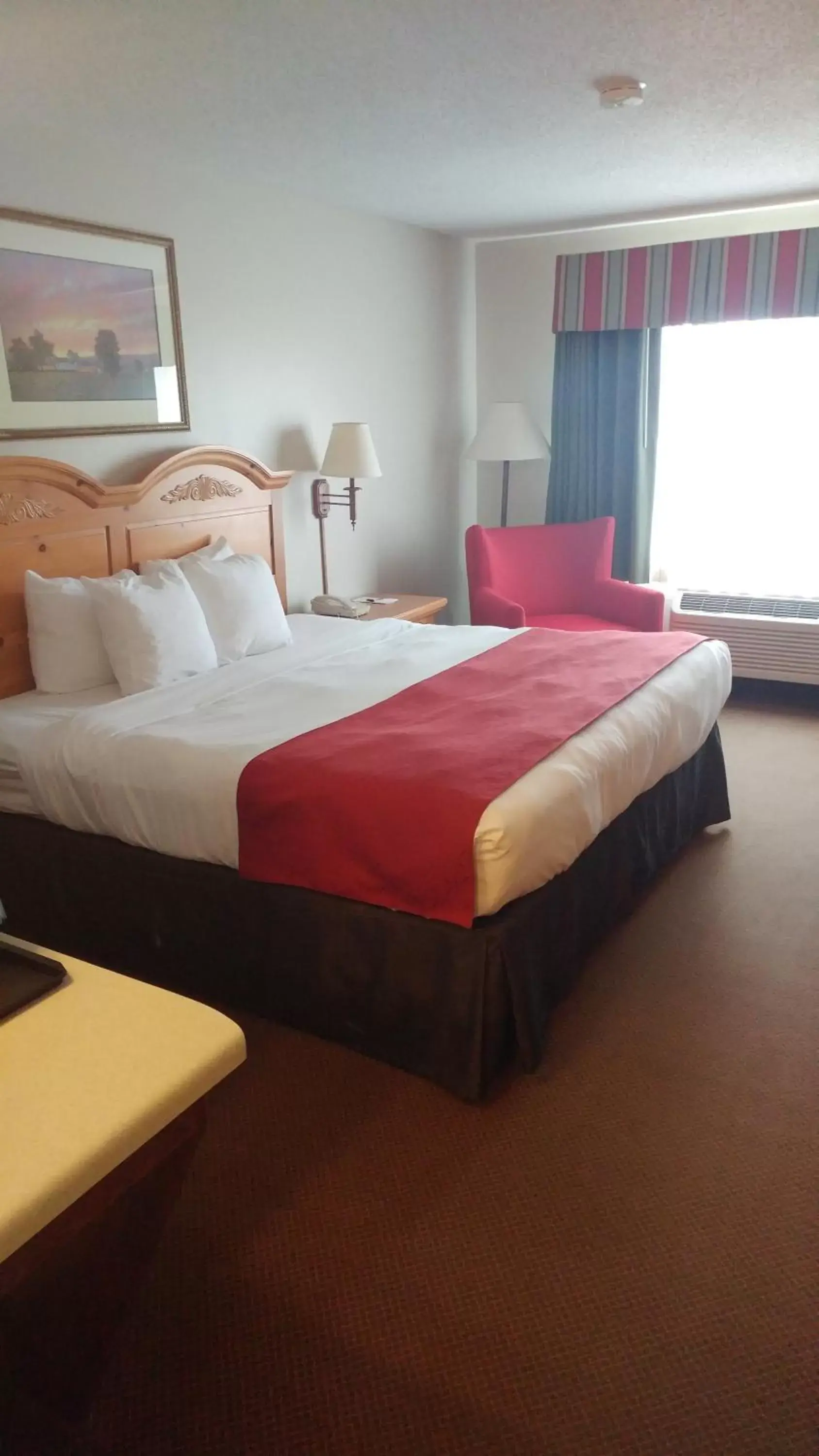 King Room - Non-Smoking in Country Inn & Suites by Radisson, Waterloo, IA King Room - Non-Smoking in Country Inn & Suites by Radisson, Waterloo, IA