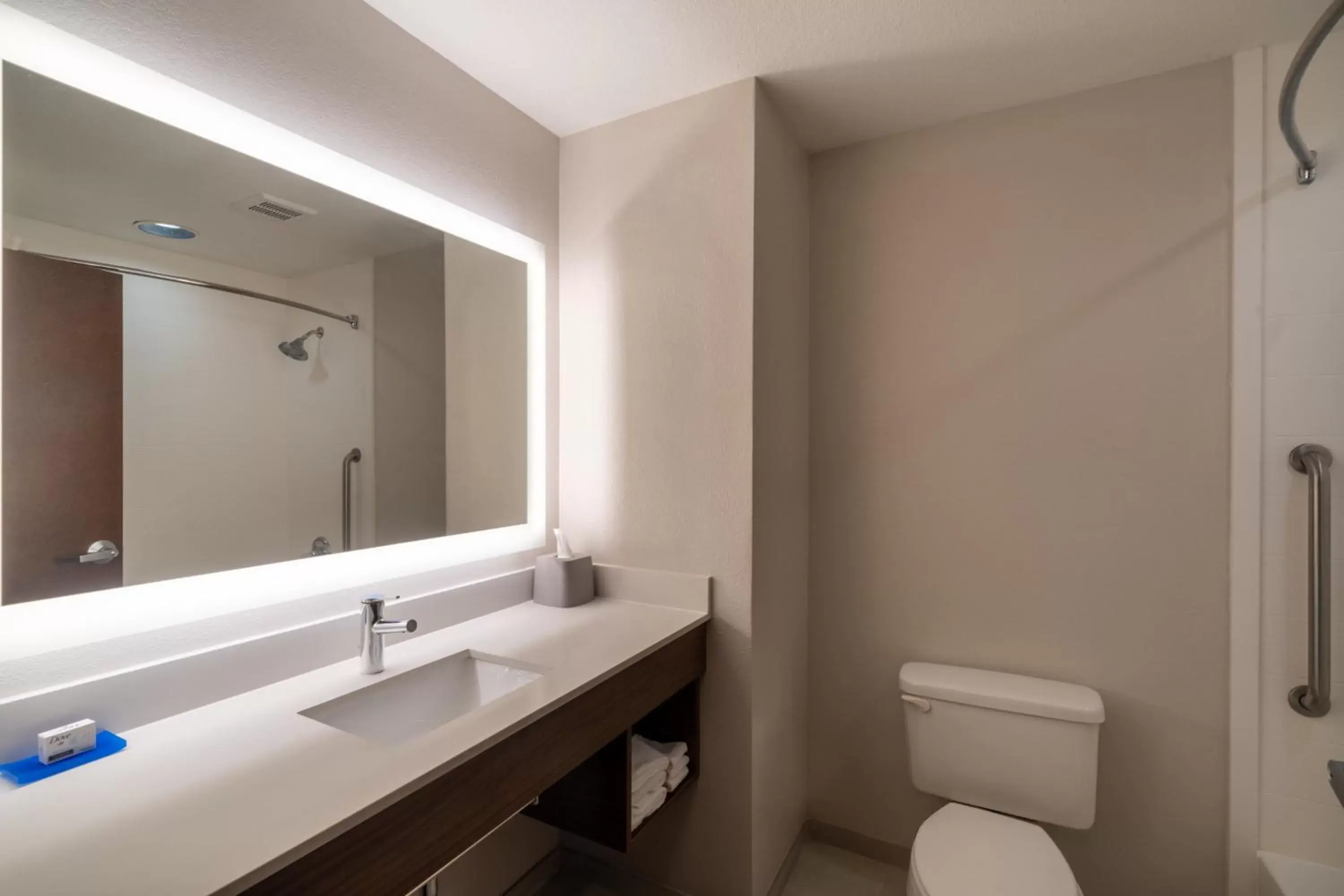 Queen Room with Two Queen Beds - Non-Smoking/Ground Floor in Holiday Inn Express Hotel & Suites Talladega, an IHG Hotel Queen Room with Two Queen Beds - Non-Smoking/Ground Floor in Holiday Inn Express Hotel & Suites Talladega, an IHG Hotel