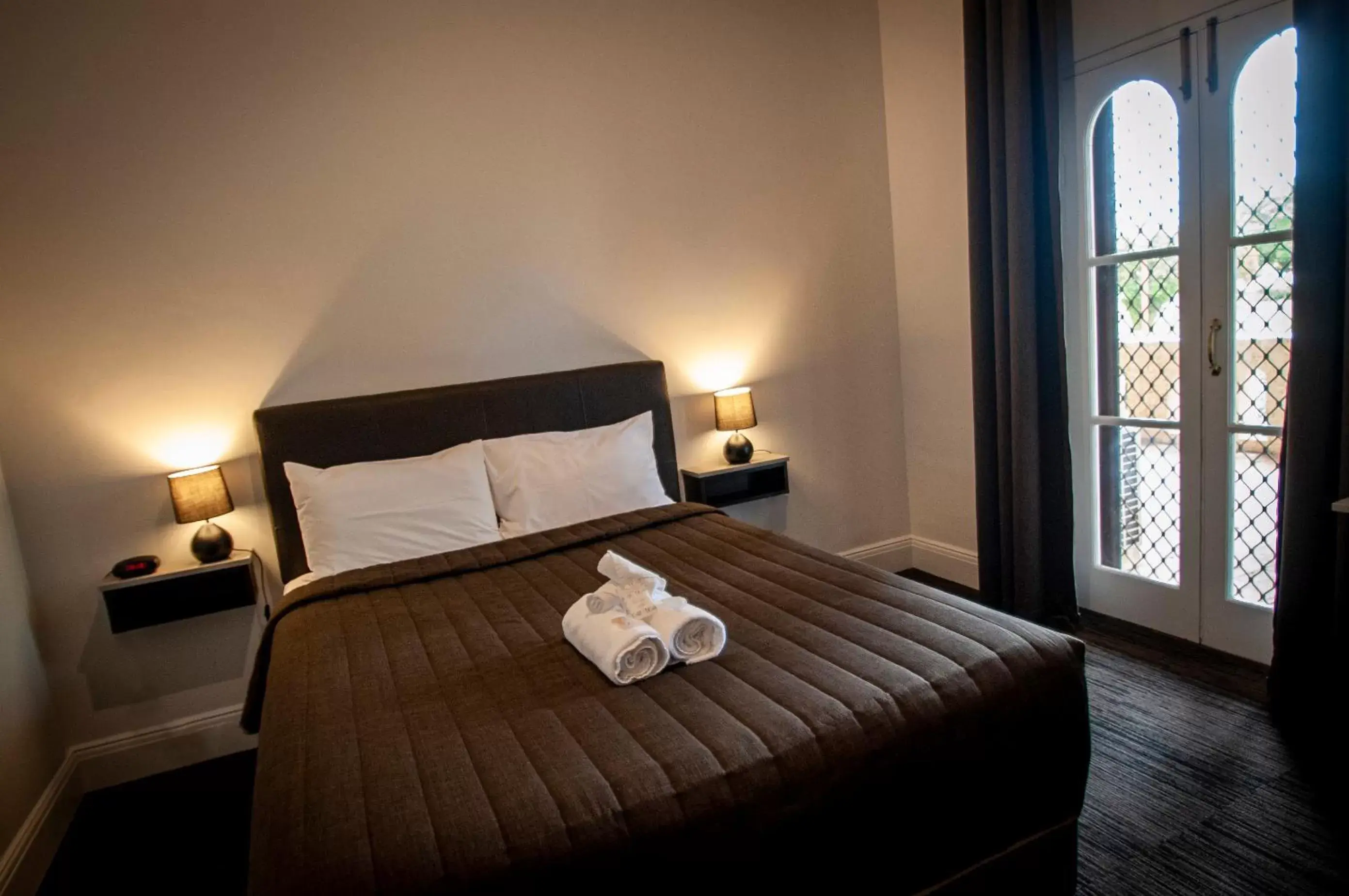 Standard Queen Room - single occupancy in Hydro Hotel Standard Queen Room - single occupancy in Hydro Hotel