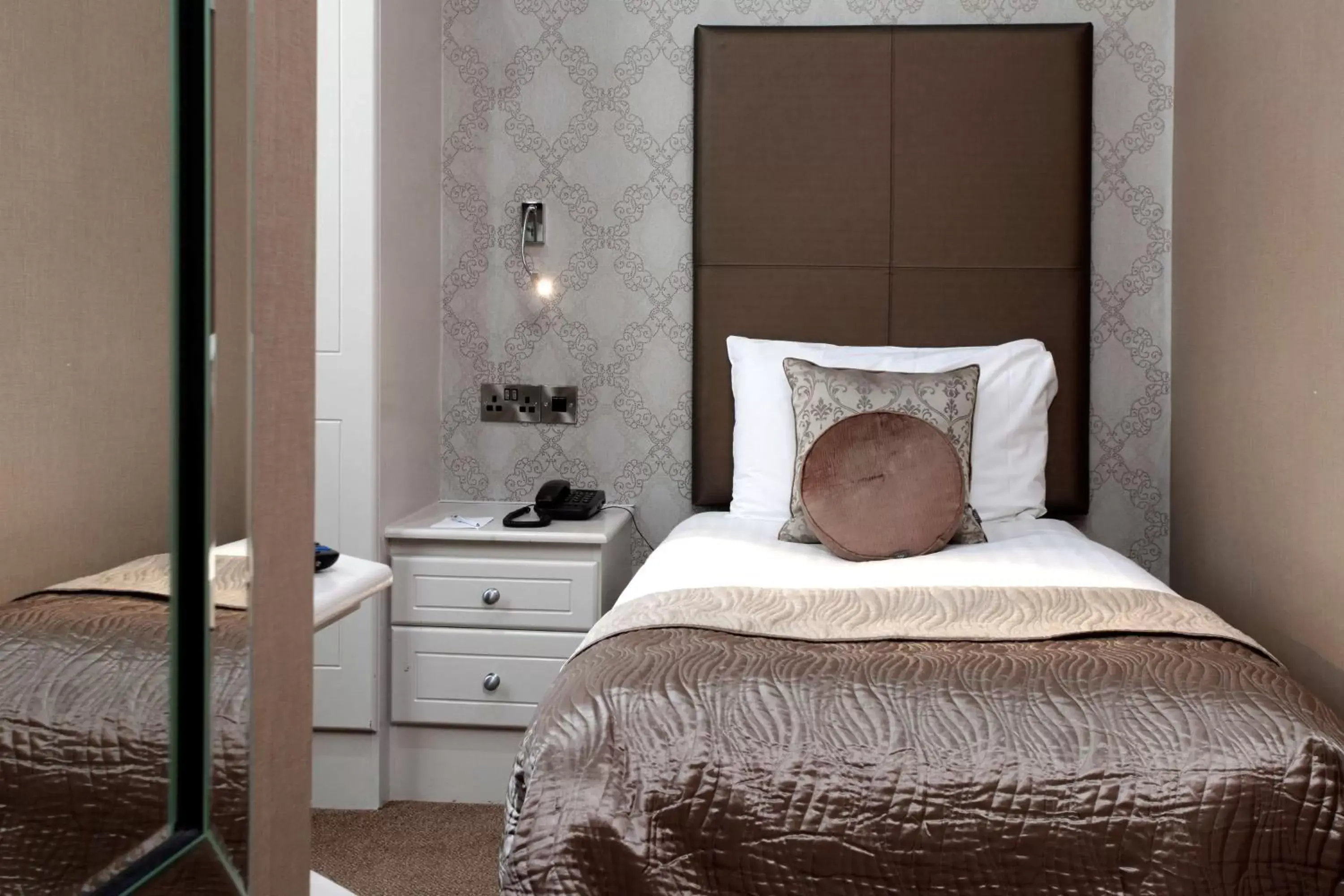 Standard Single Room - single occupancy in Glendower Hotel BW Signature Collection Standard Single Room - single occupancy in Glendower Hotel BW Signature Collection