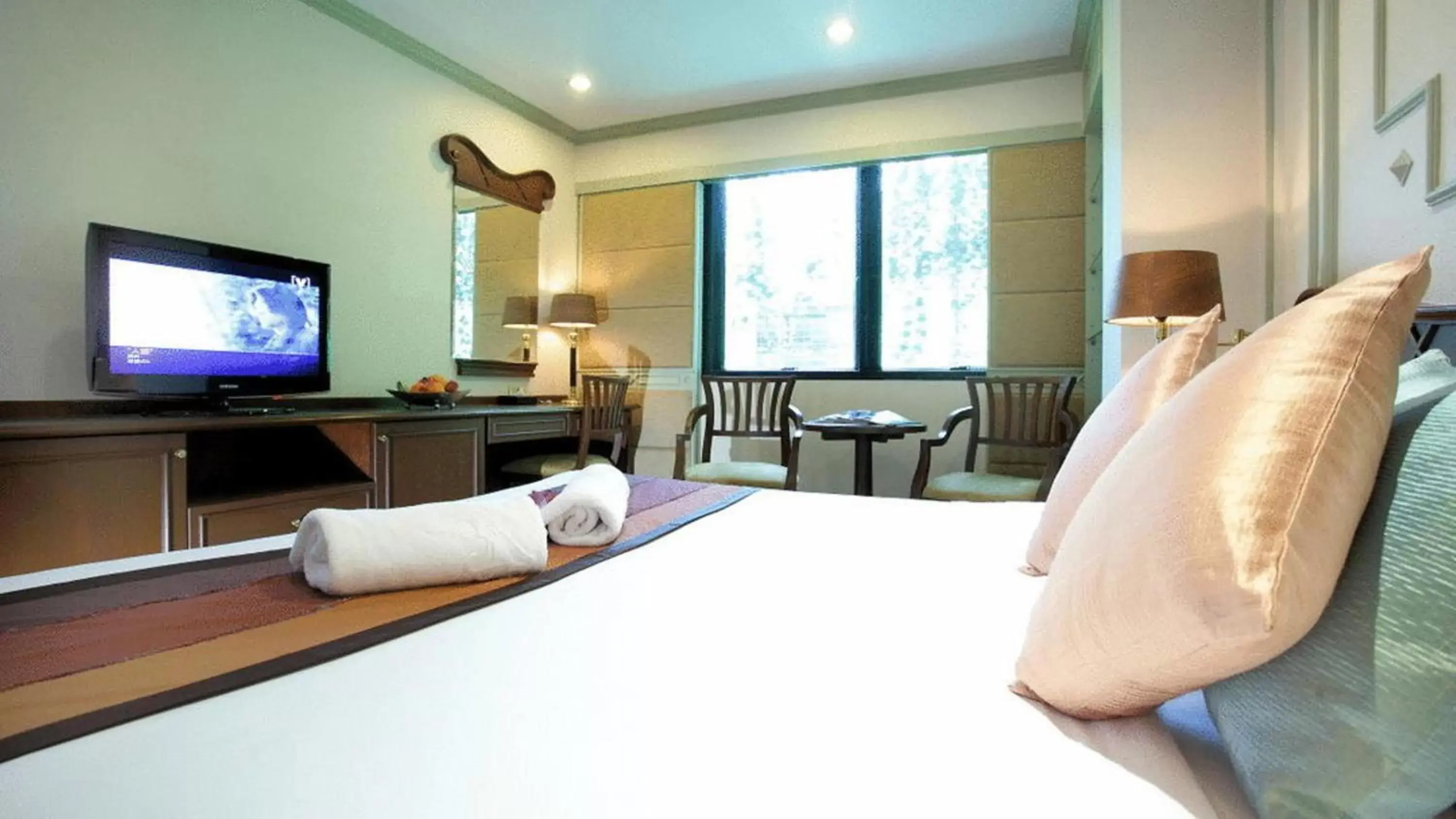 Deluxe Double Room in Majestic Suites Hotel Deluxe Double Room in Majestic Suites Hotel