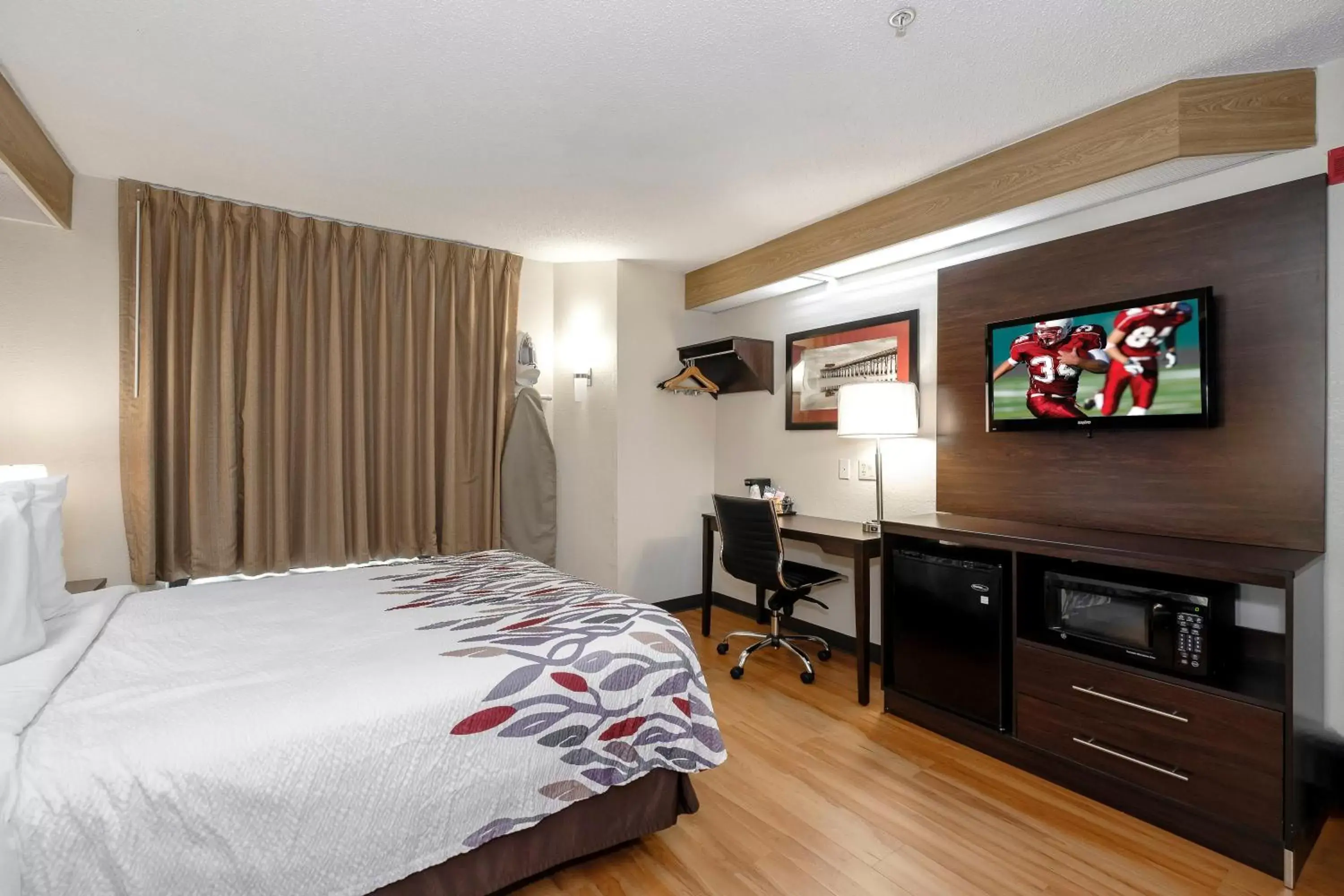 Deluxe Queen Room Non-Smoking in Red Roof Inn Pensacola Fairgrounds Deluxe Queen Room Non-Smoking in Red Roof Inn Pensacola Fairgrounds