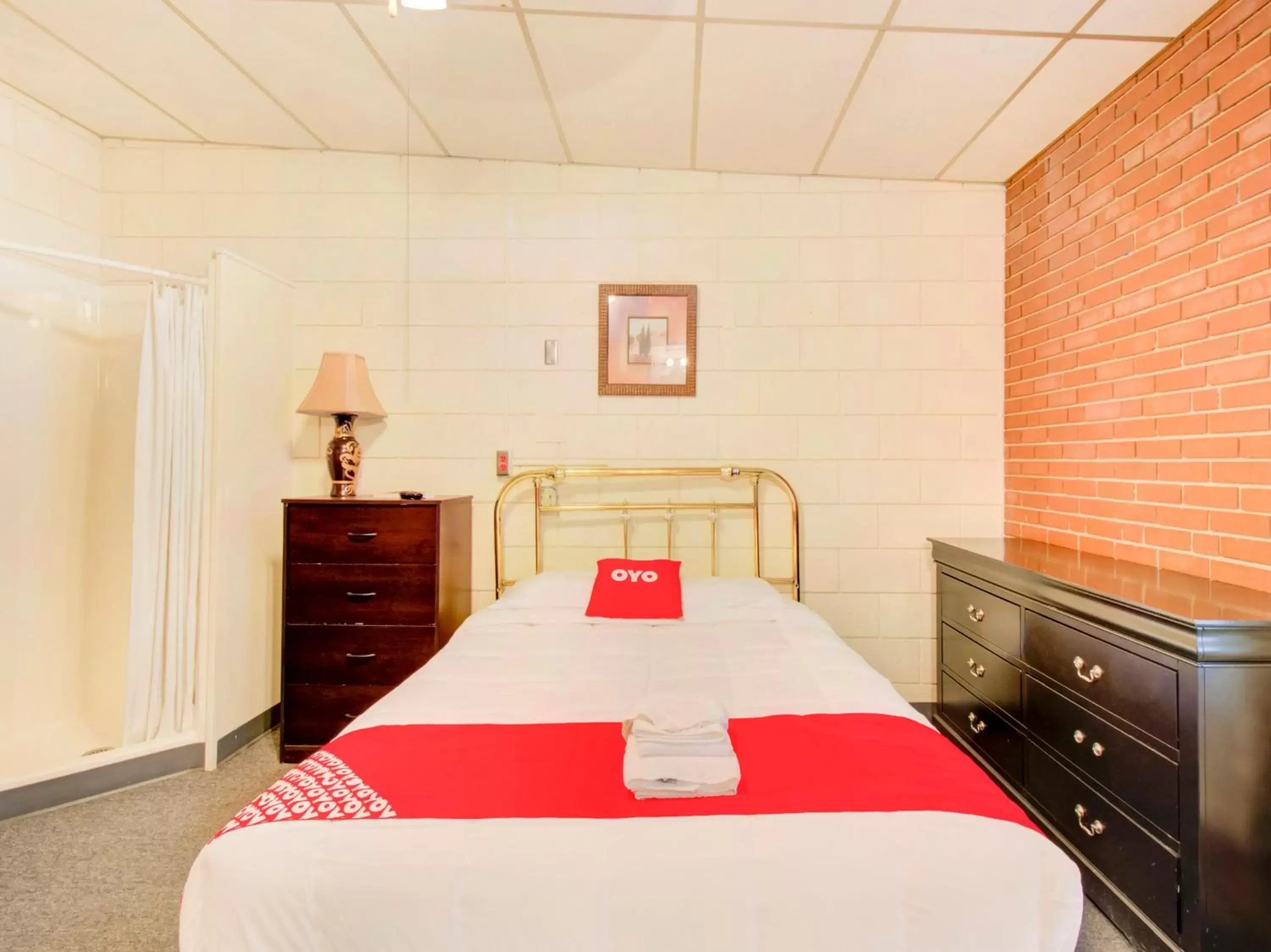 Queen Room in OYO Hotel Drumright I-44 OK Queen Room in OYO Hotel Drumright I-44 OK