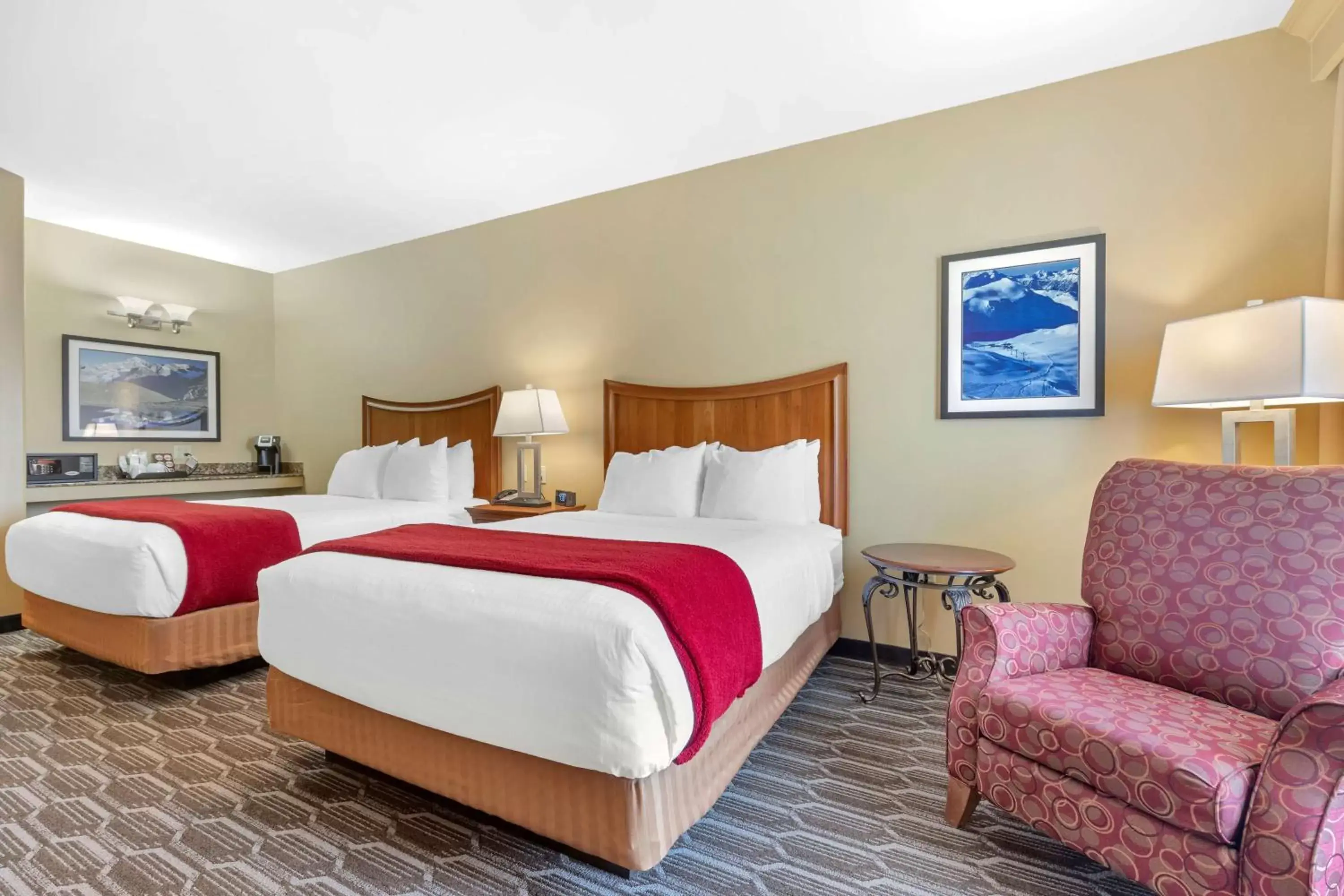 Queen Room with Two Queen Beds and Balcony - Non-Smoking in Best Western Plus Swiss Chalet Hotel & Suites Queen Room with Two Queen Beds and Balcony - Non-Smoking in Best Western Plus Swiss Chalet Hotel & Suites