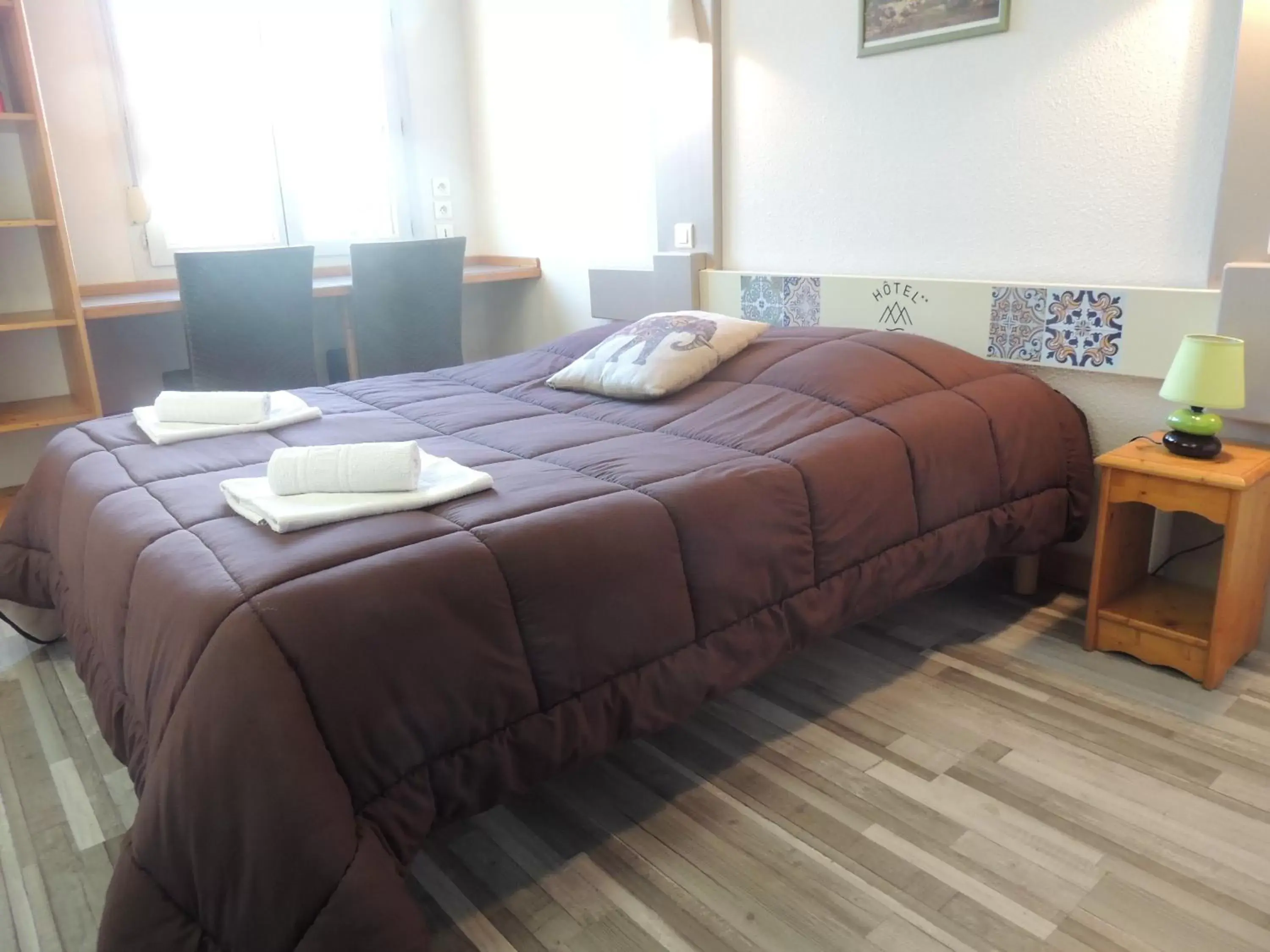 Small Double Room - single occupancy in Hôtel de La Vallée Small Double Room - single occupancy in Hôtel de La Vallée