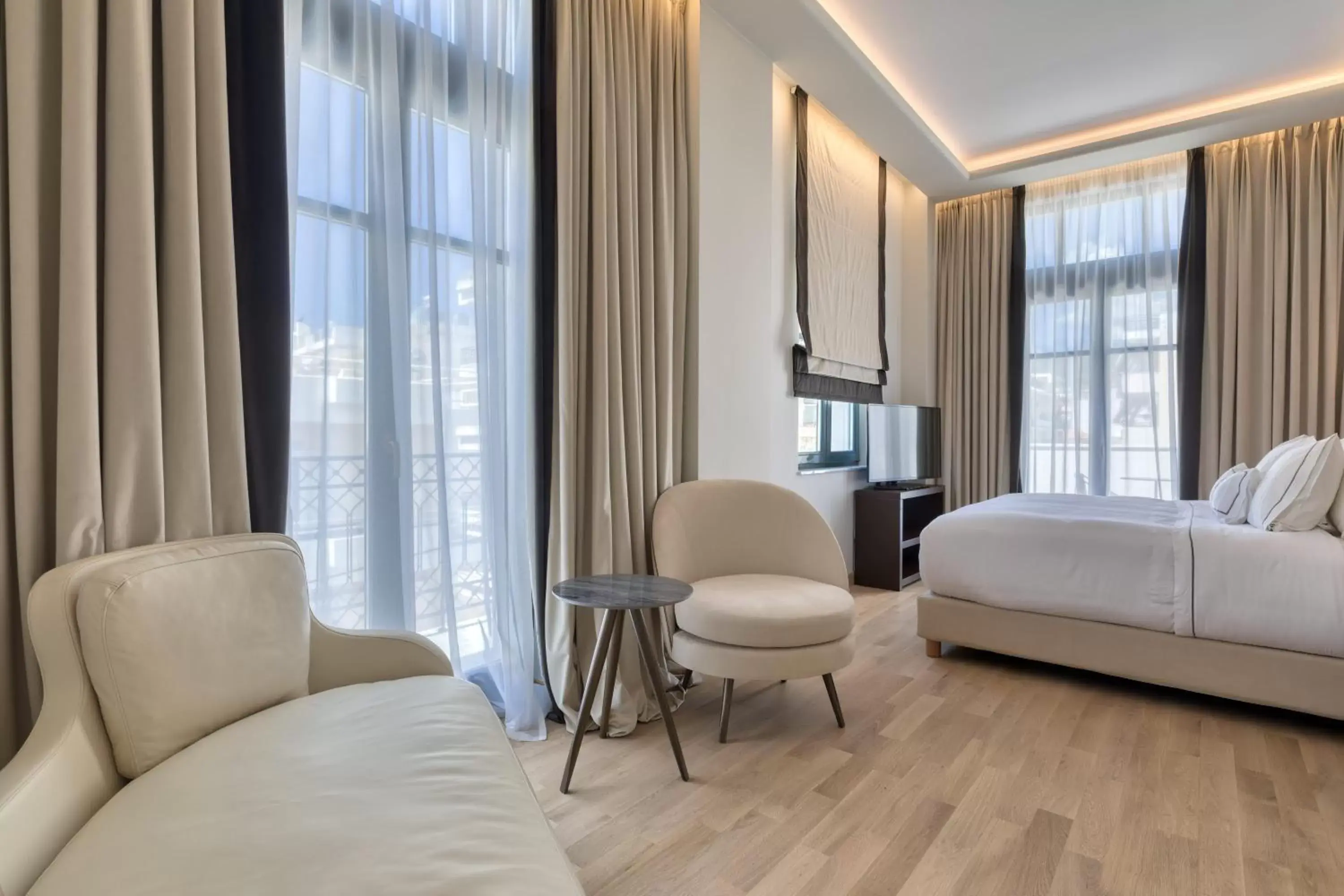 Junior Suite City View in Grand Hotel Kalamata Junior Suite City View in Grand Hotel Kalamata