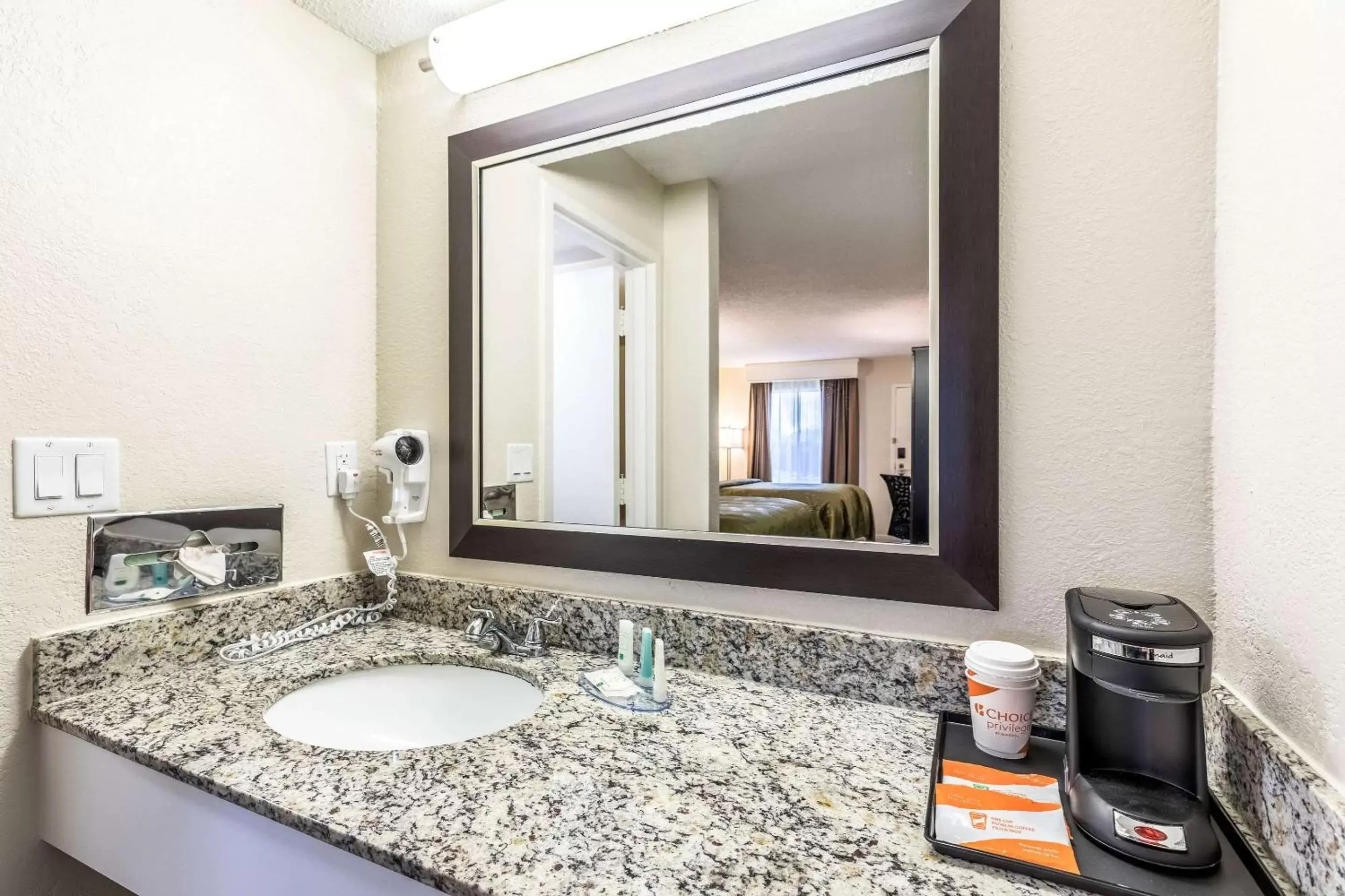 King Room with Sofa Bed - Non-Smoking in Quality Inn Palm Beach International Airport King Room with Sofa Bed - Non-Smoking in Quality Inn Palm Beach International Airport