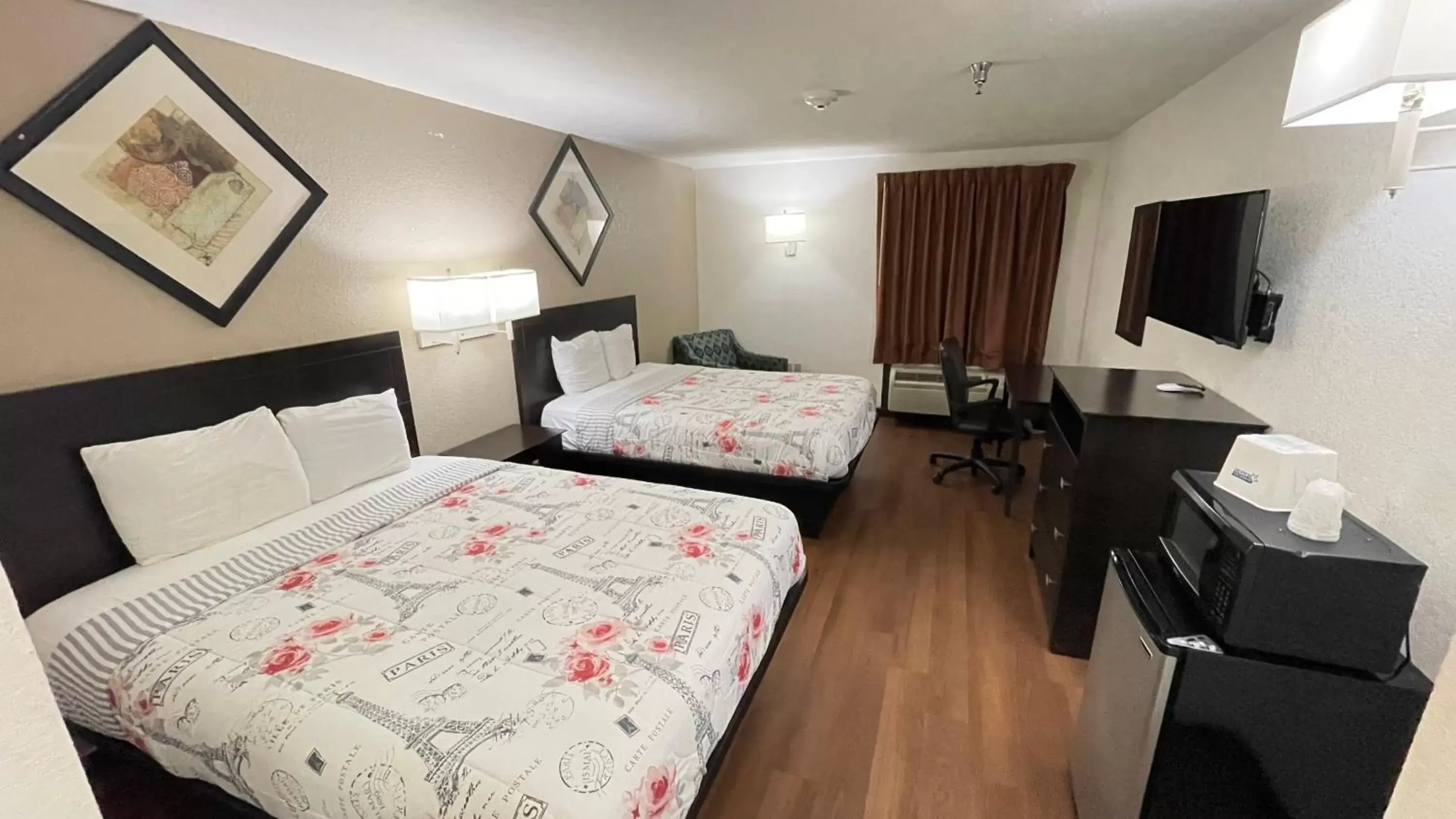 Queen Room in Americas Best Value Inn Pinckneyville Queen Room in Americas Best Value Inn Pinckneyville