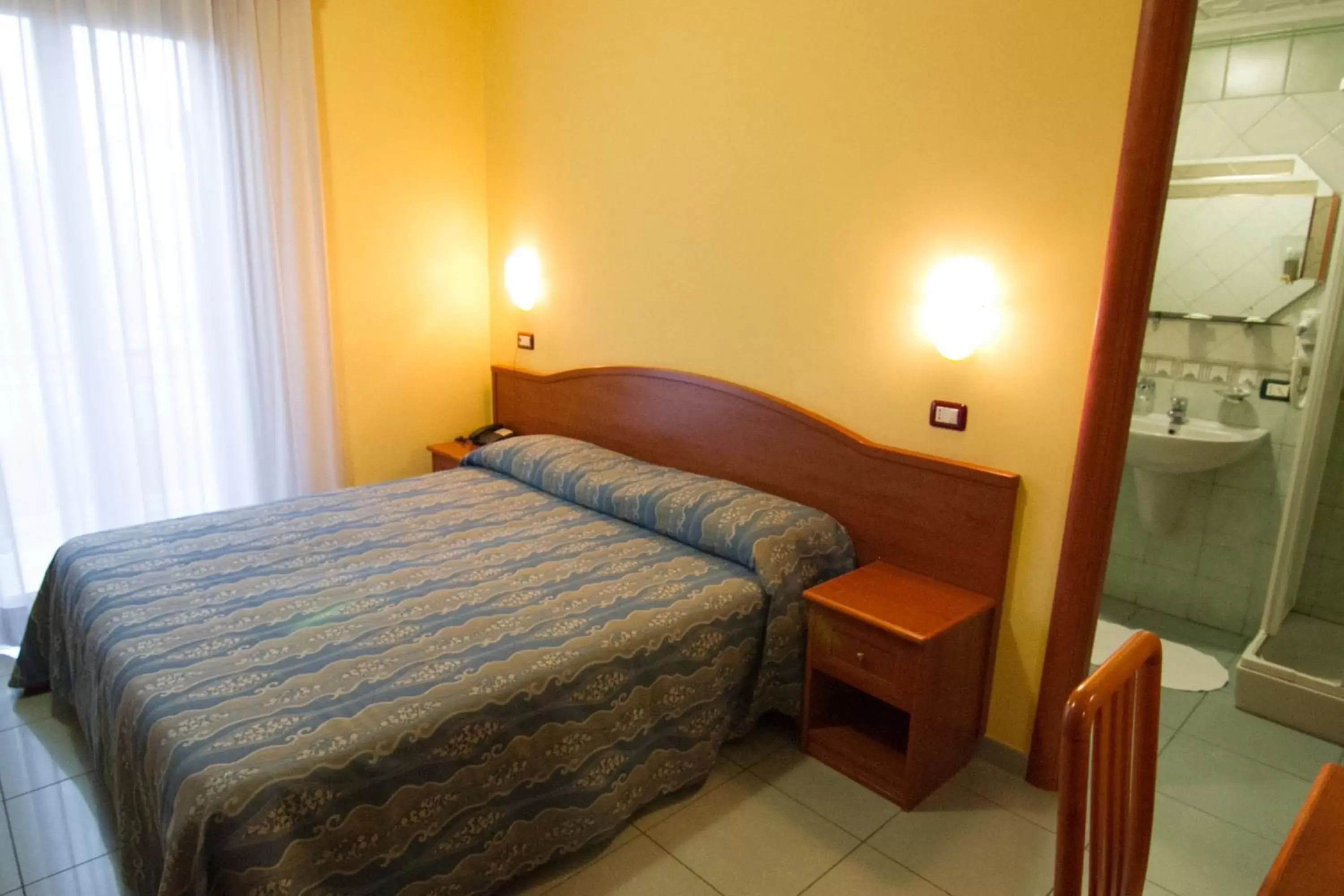 Single Room with Private Bathroom - single occupancy in Pensione Al Pescatore Single Room with Private Bathroom - single occupancy in Pensione Al Pescatore