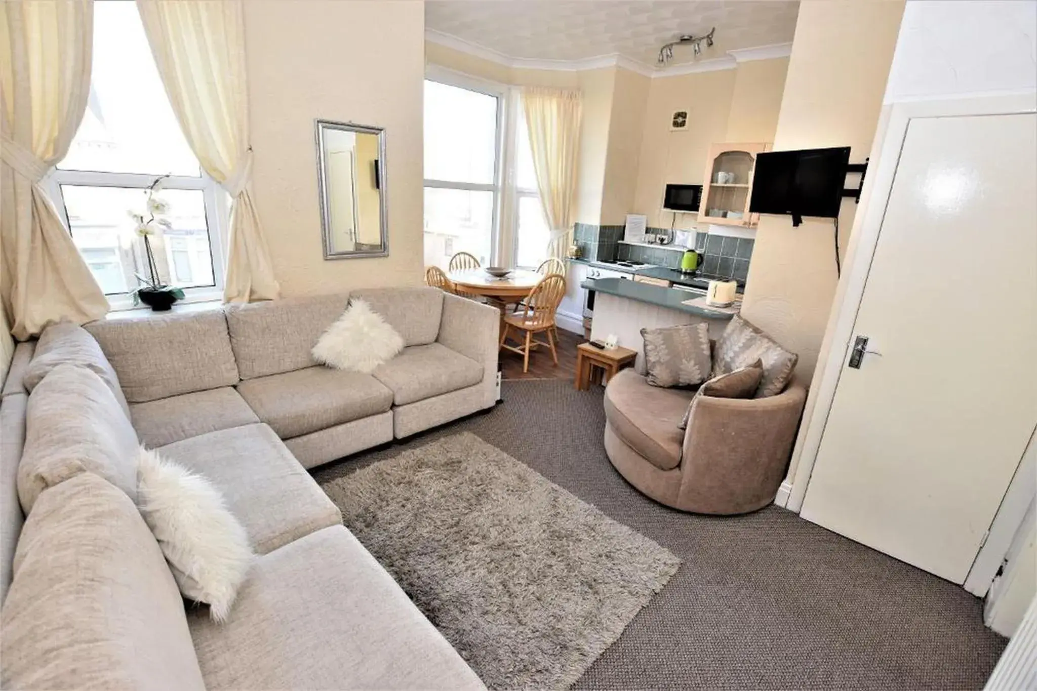 Family Apartment 1st floor in Bridle Lodge Apartments Family Apartment 1st floor in Bridle Lodge Apartments