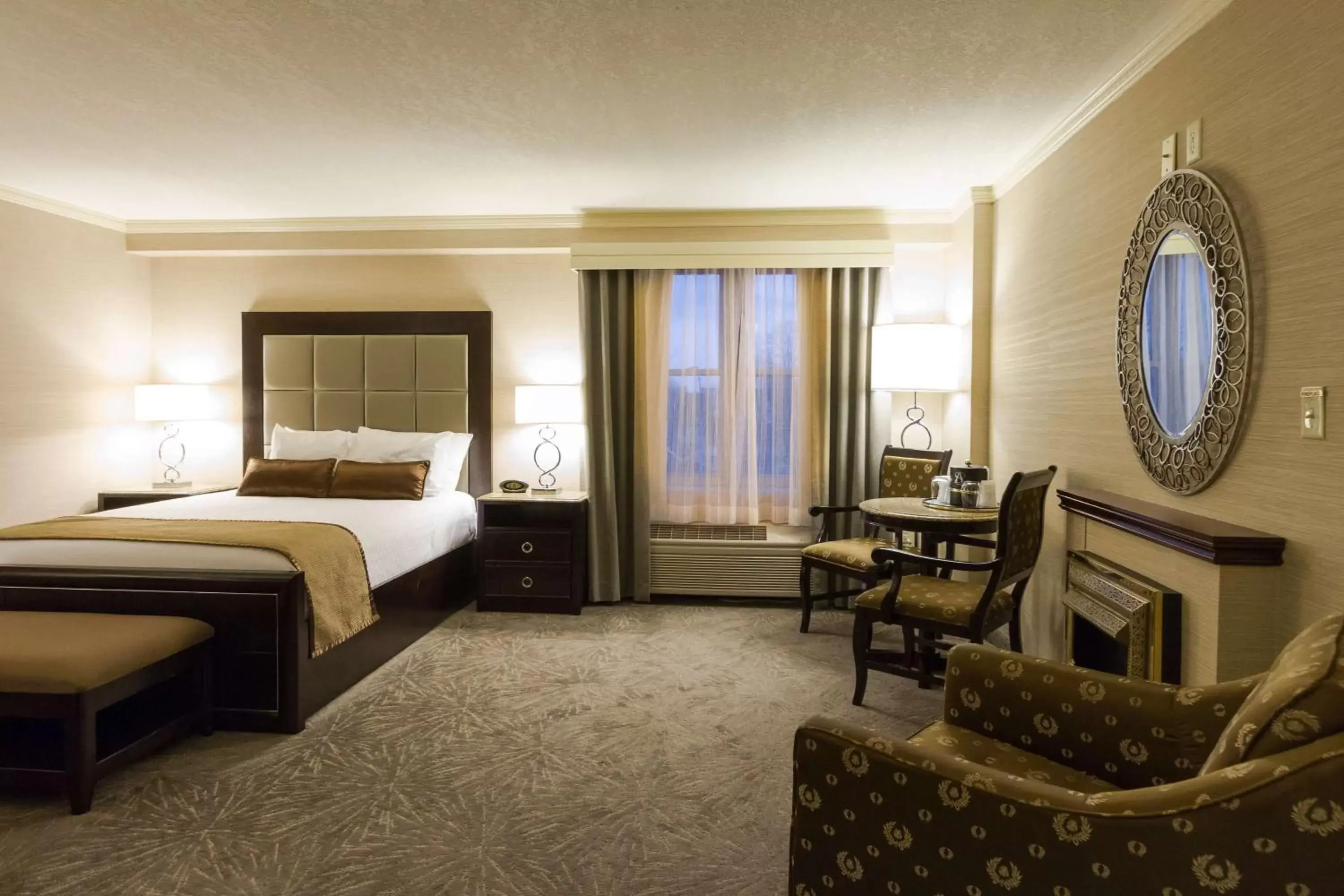 Deluxe Queen Room - Non-Smoking in Best Western PLUS The Arden Park Hotel Deluxe Queen Room - Non-Smoking in Best Western PLUS The Arden Park Hotel