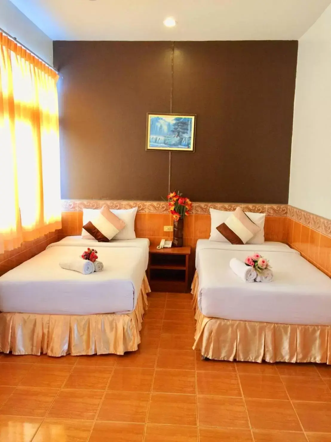 Small Twin Room in Suriwong Chumphon Hotel Small Twin Room in Suriwong Chumphon Hotel