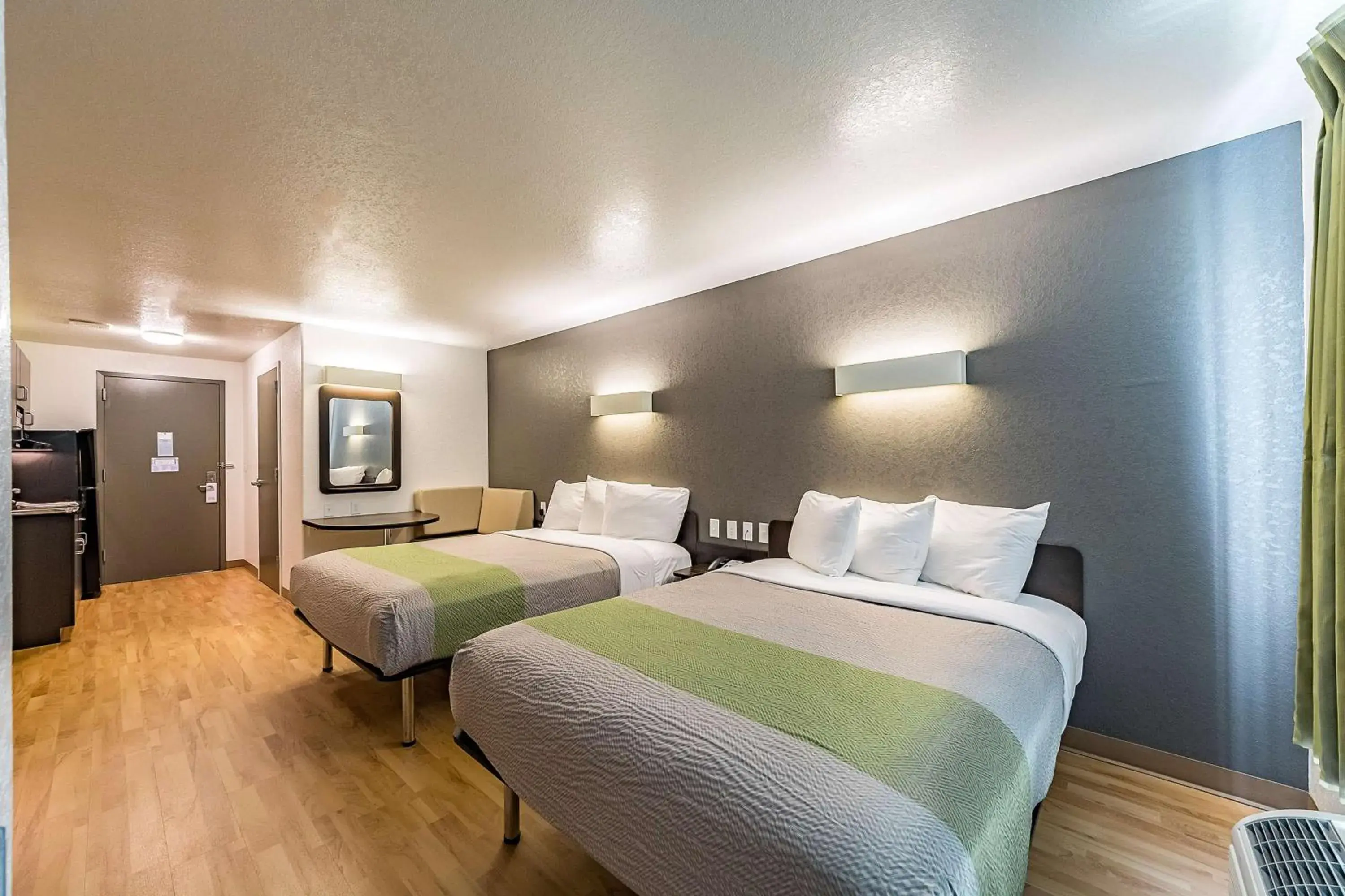 Deluxe Queen Room with Two Queen Beds - Non-Smoking in Studio 6 New Braunfels, Tx Deluxe Queen Room with Two Queen Beds - Non-Smoking in Studio 6 New Braunfels, Tx