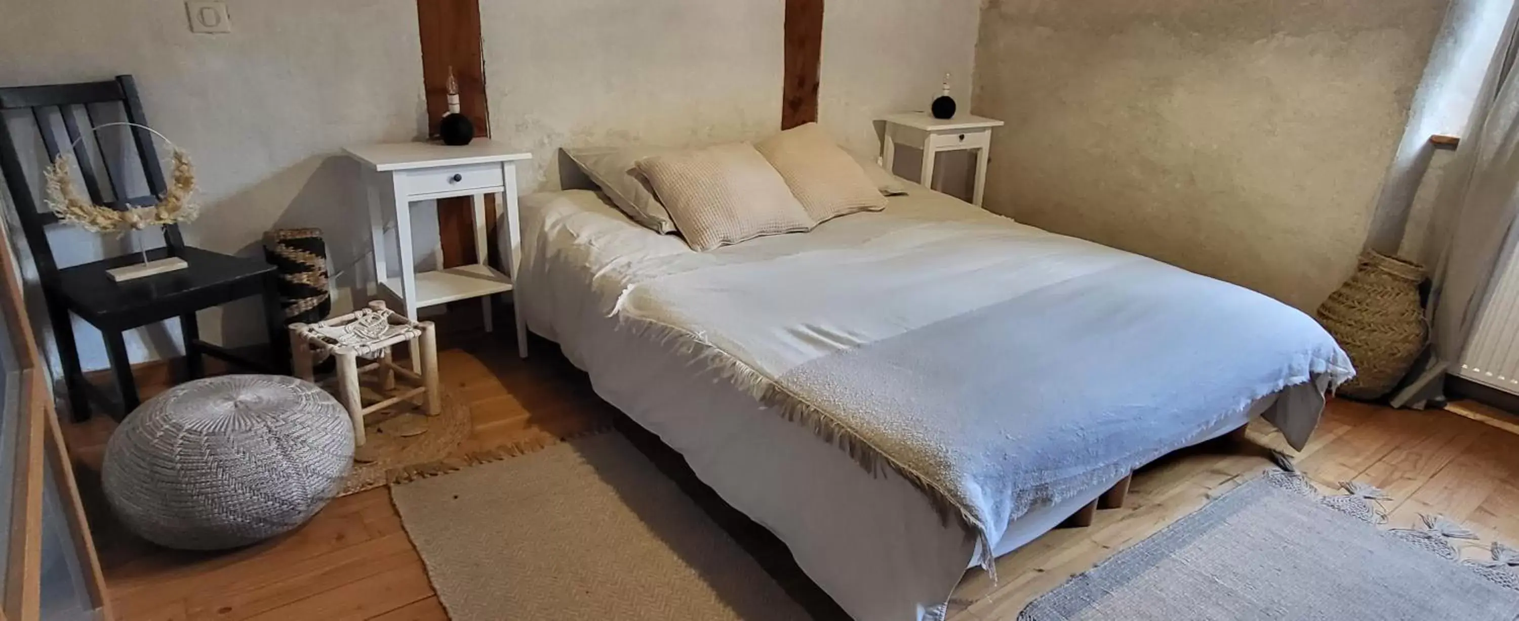 Comfort Triple Room in Le Grenier à Blé Comfort Triple Room in Le Grenier à Blé