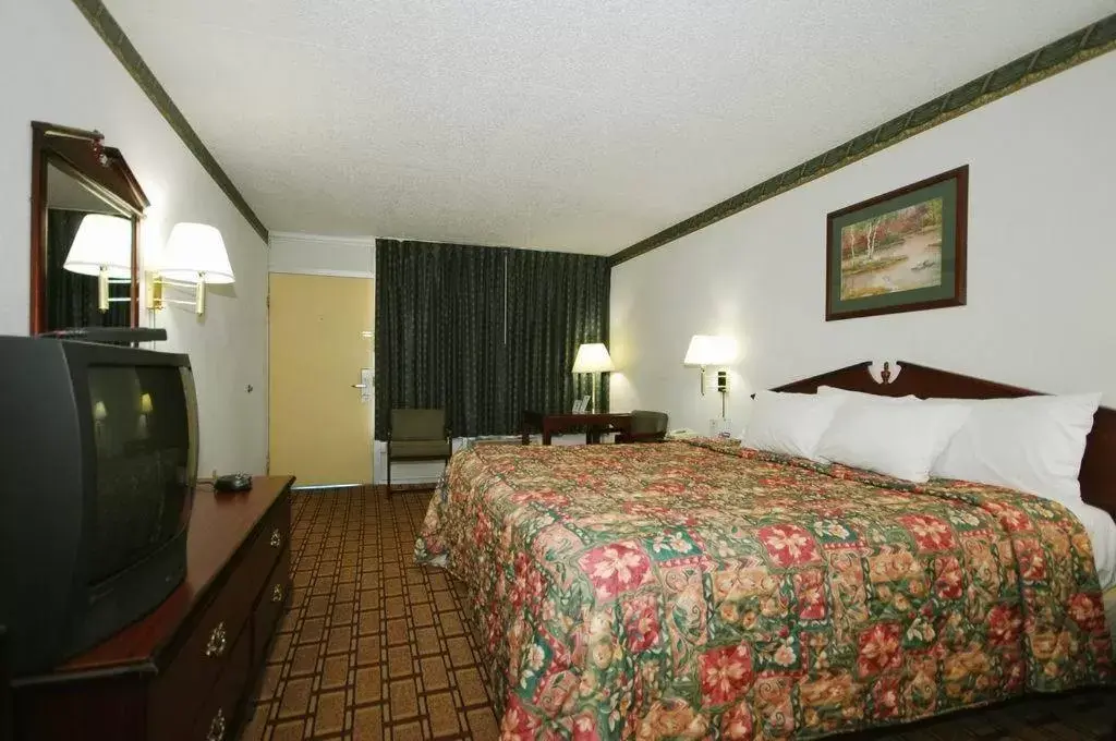 King Room -Smoking in Days Inn by Wyndham Dickson King Room -Smoking in Days Inn by Wyndham Dickson