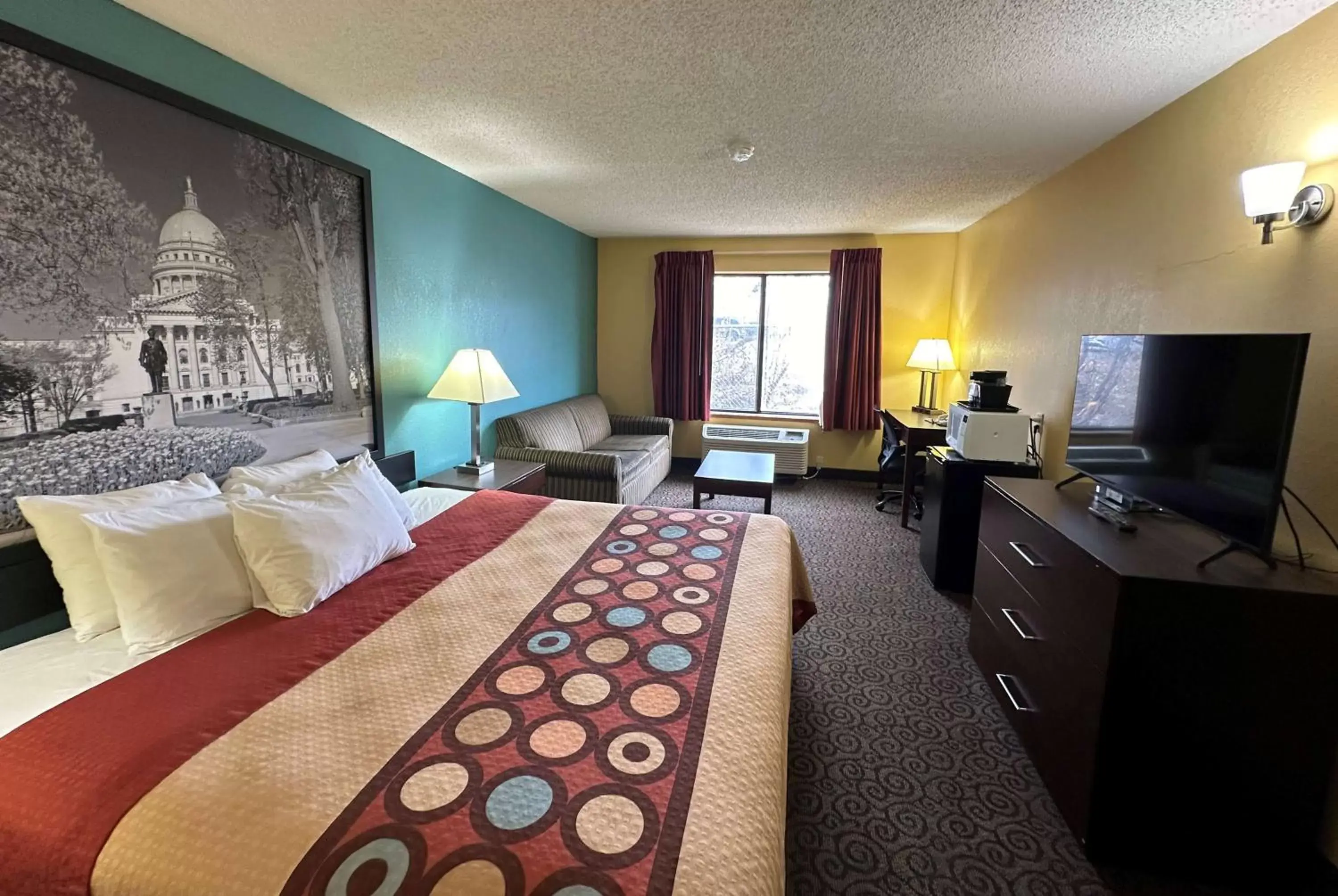 King Room - Non-Smoking in Super 8 by Wyndham Appleton King Room - Non-Smoking in Super 8 by Wyndham Appleton