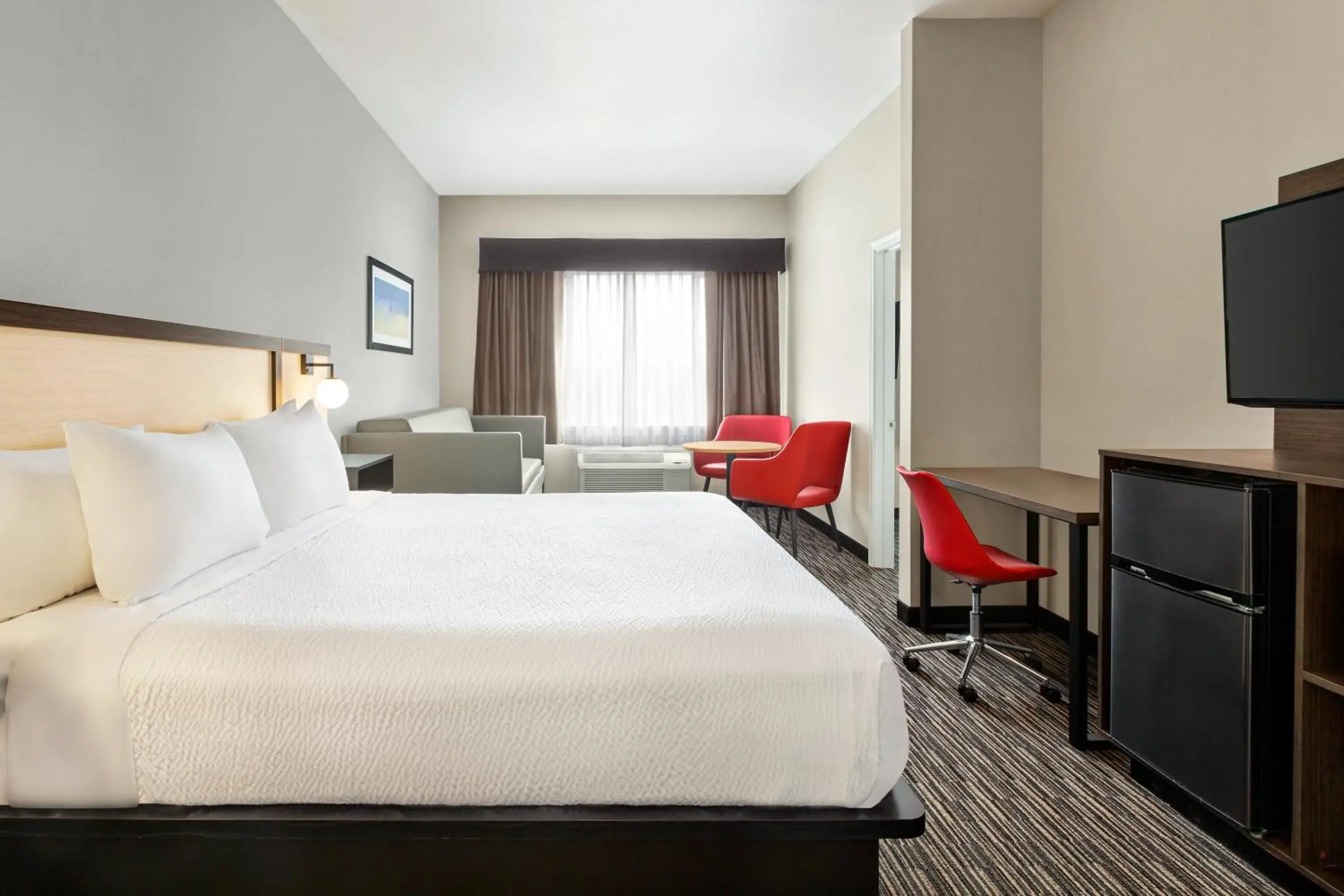 2 Room Suite with 2 King Beds and Day Bed, Non-Smoking in Ramada by Wyndham Marina 2 Room Suite with 2 King Beds and Day Bed, Non-Smoking in Ramada by Wyndham Marina