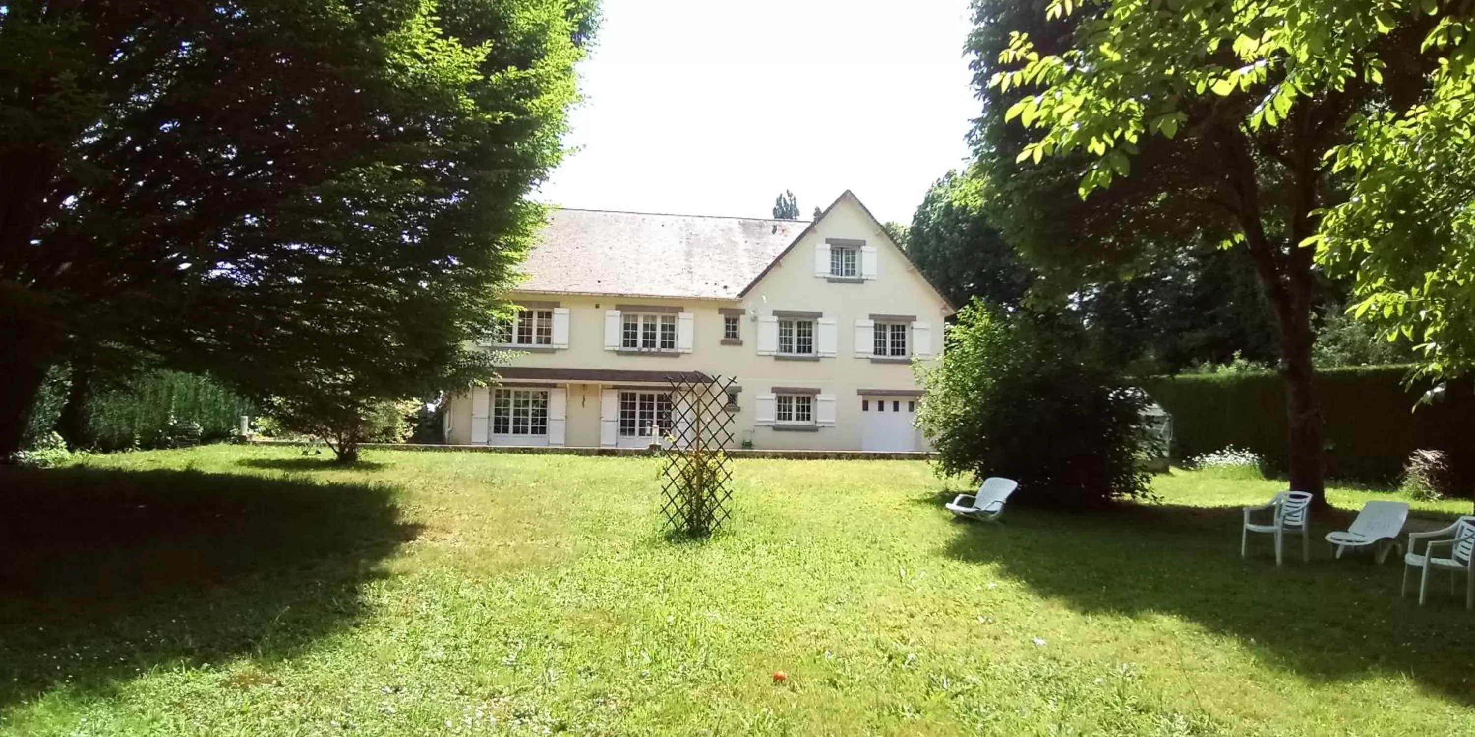 Garden in SALAMANDRE Garden in SALAMANDRE