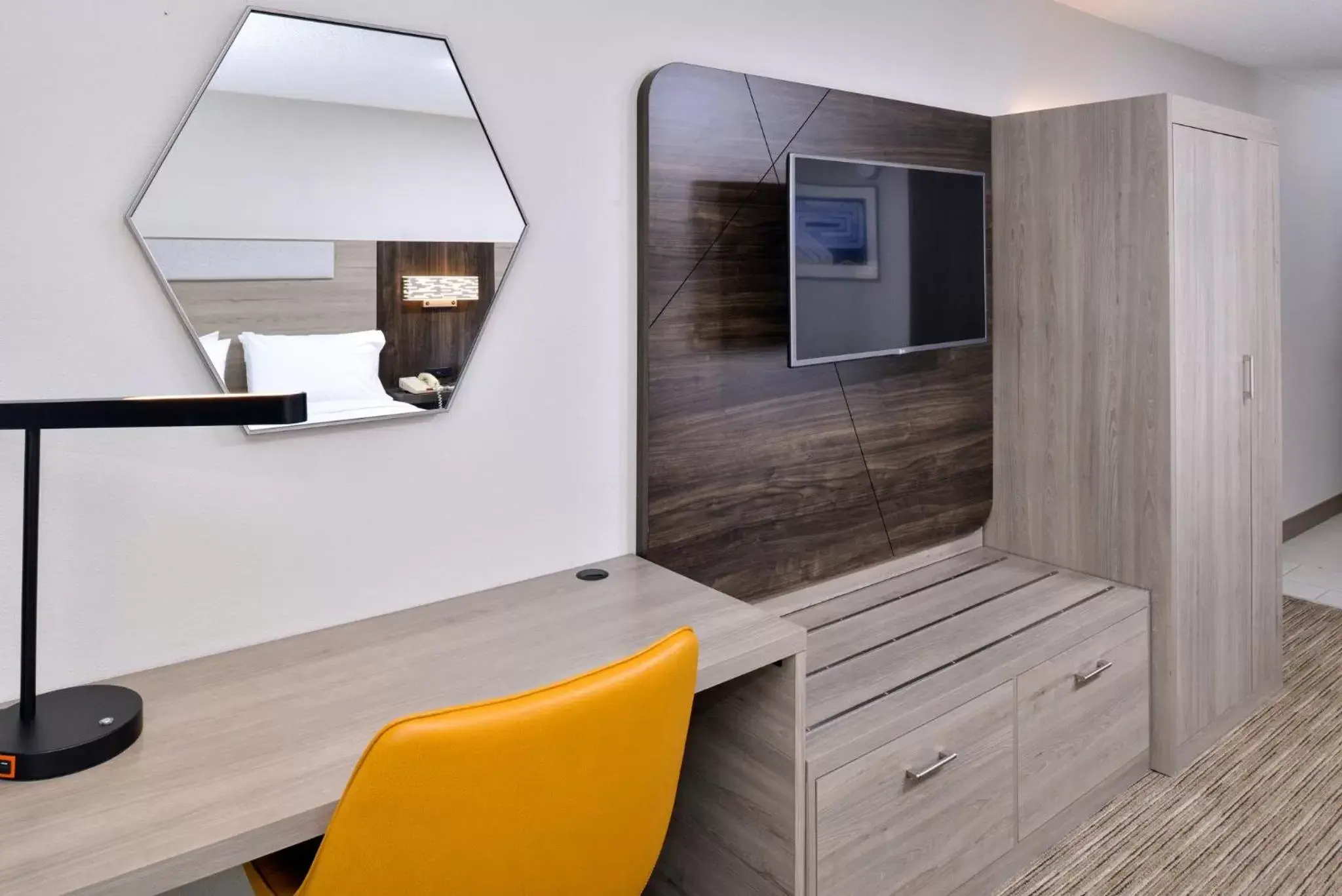 Double Room with Two Double Beds in Holiday Inn Express Winston-Salem Medical Ctr Area Double Room with Two Double Beds in Holiday Inn Express Winston-Salem Medical Ctr Area