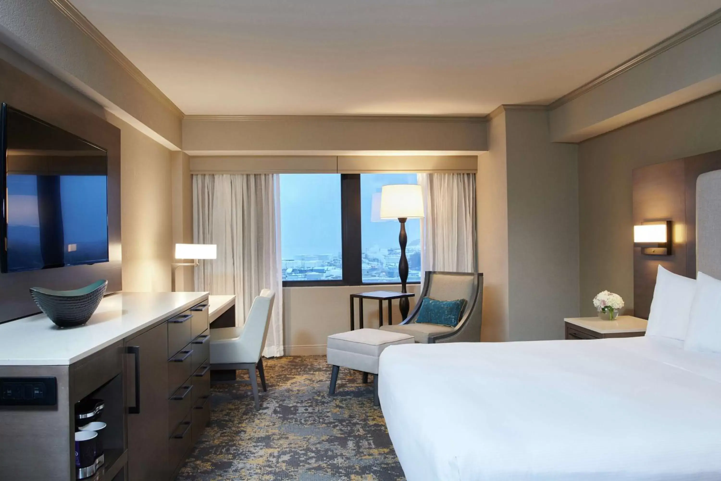 King Room in Hilton Anchorage King Room in Hilton Anchorage