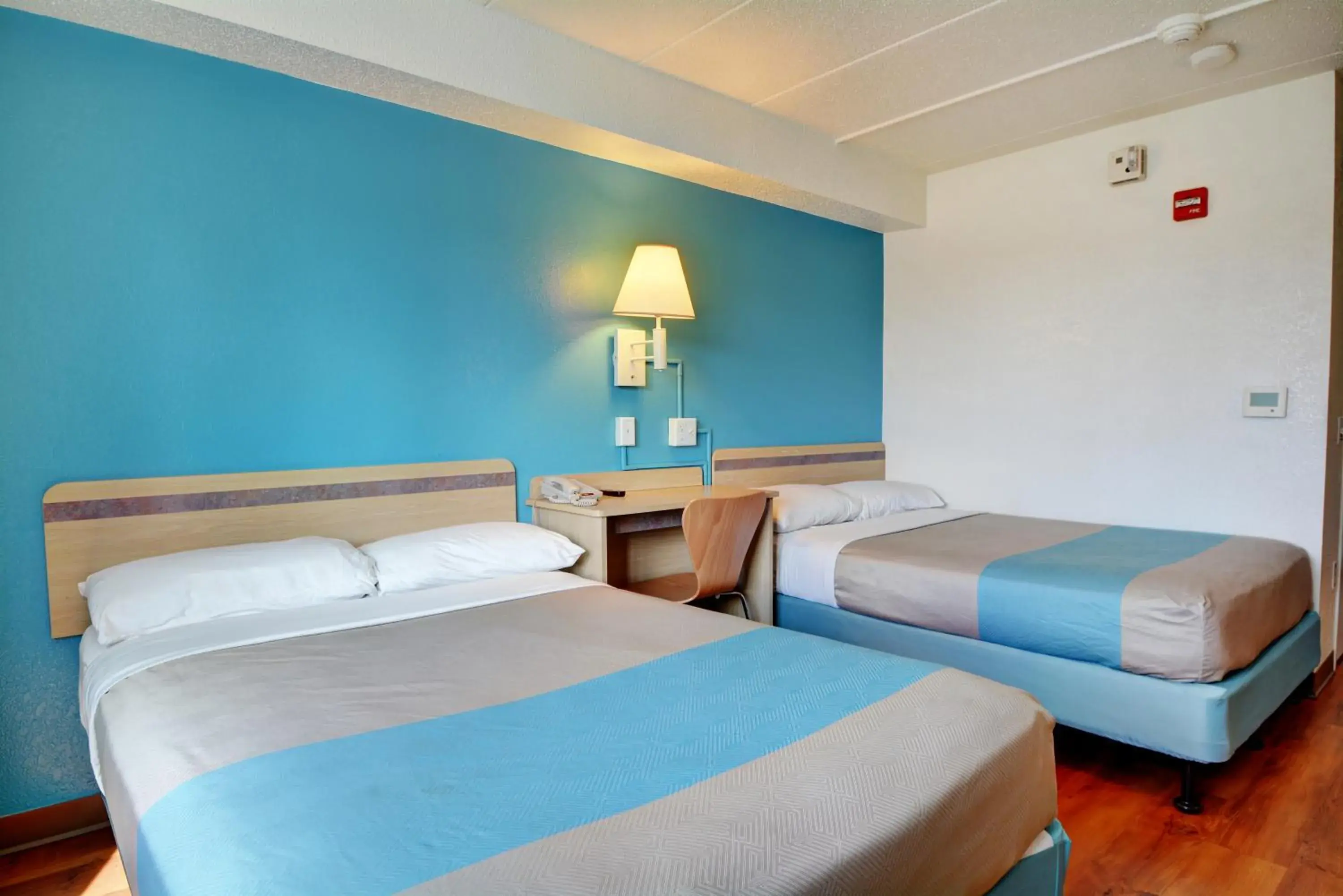 Quadruple Room - Disability Access in Motel 6-Newport, RI Quadruple Room - Disability Access in Motel 6-Newport, RI