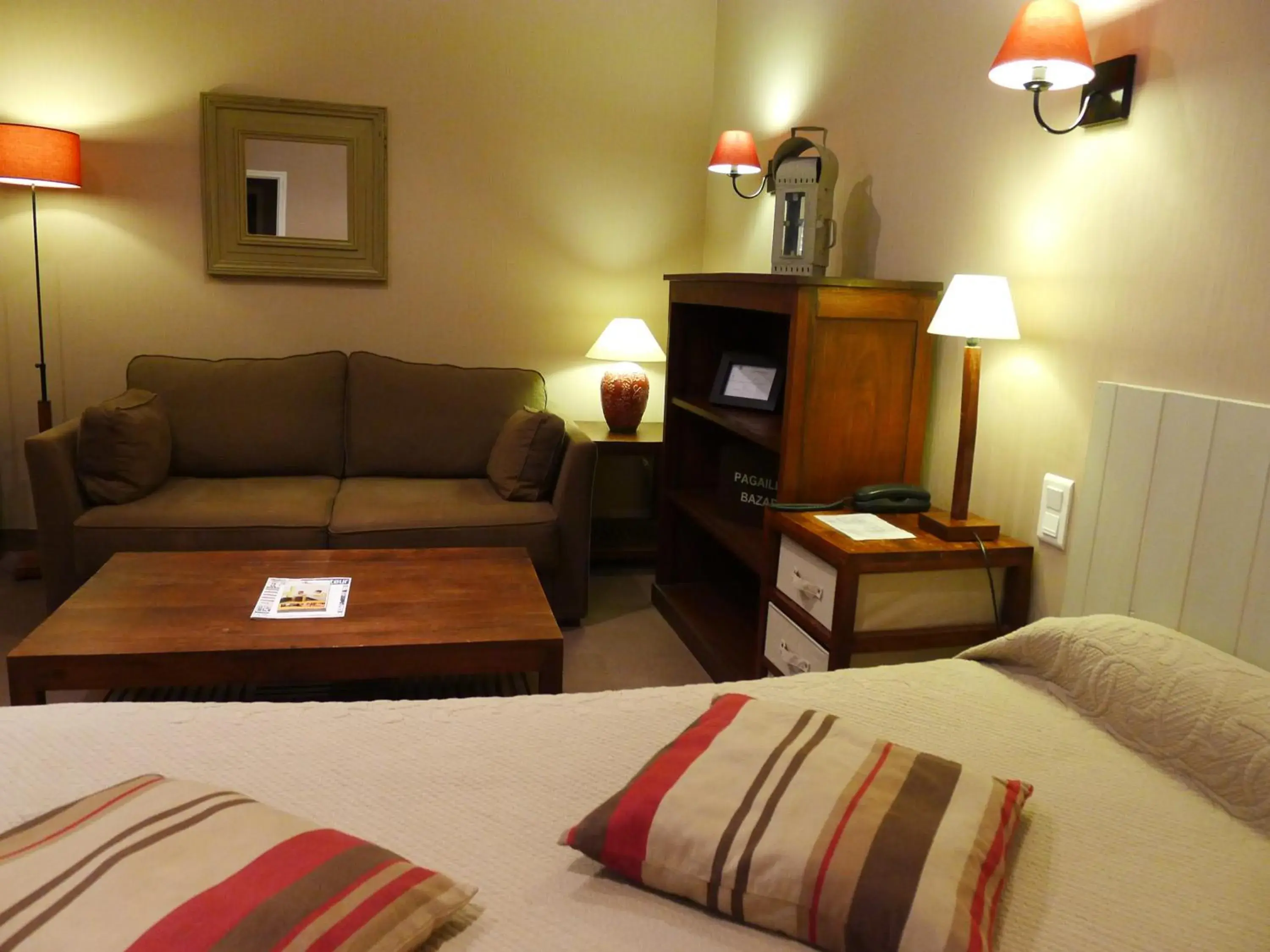 Junior Suite in Cit'Hotel des Messageries Junior Suite in Cit'Hotel des Messageries