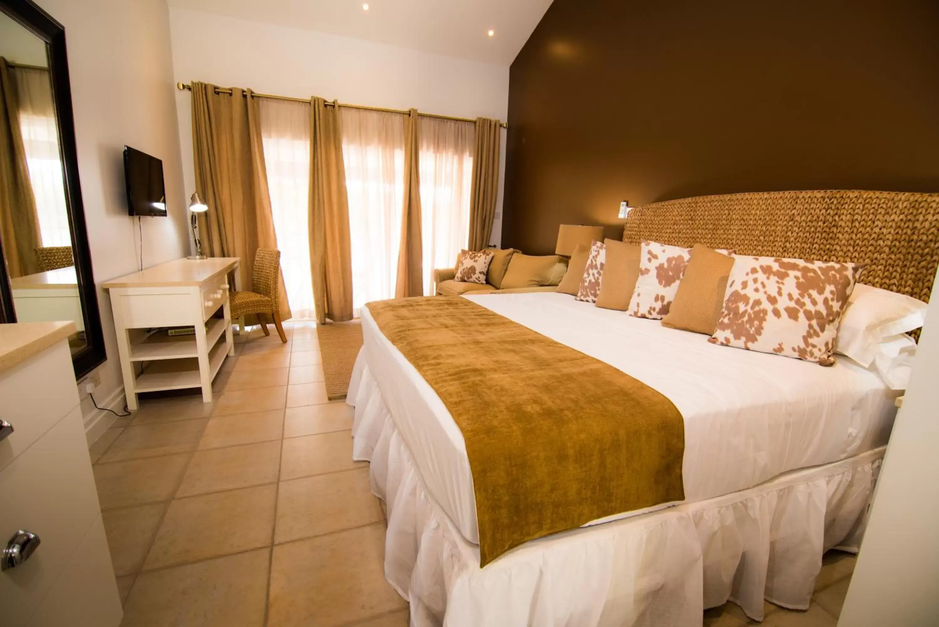 King Studio with Sofa Bed in Blue Lagoon Hotel and Marina Ltd King Studio with Sofa Bed in Blue Lagoon Hotel and Marina Ltd