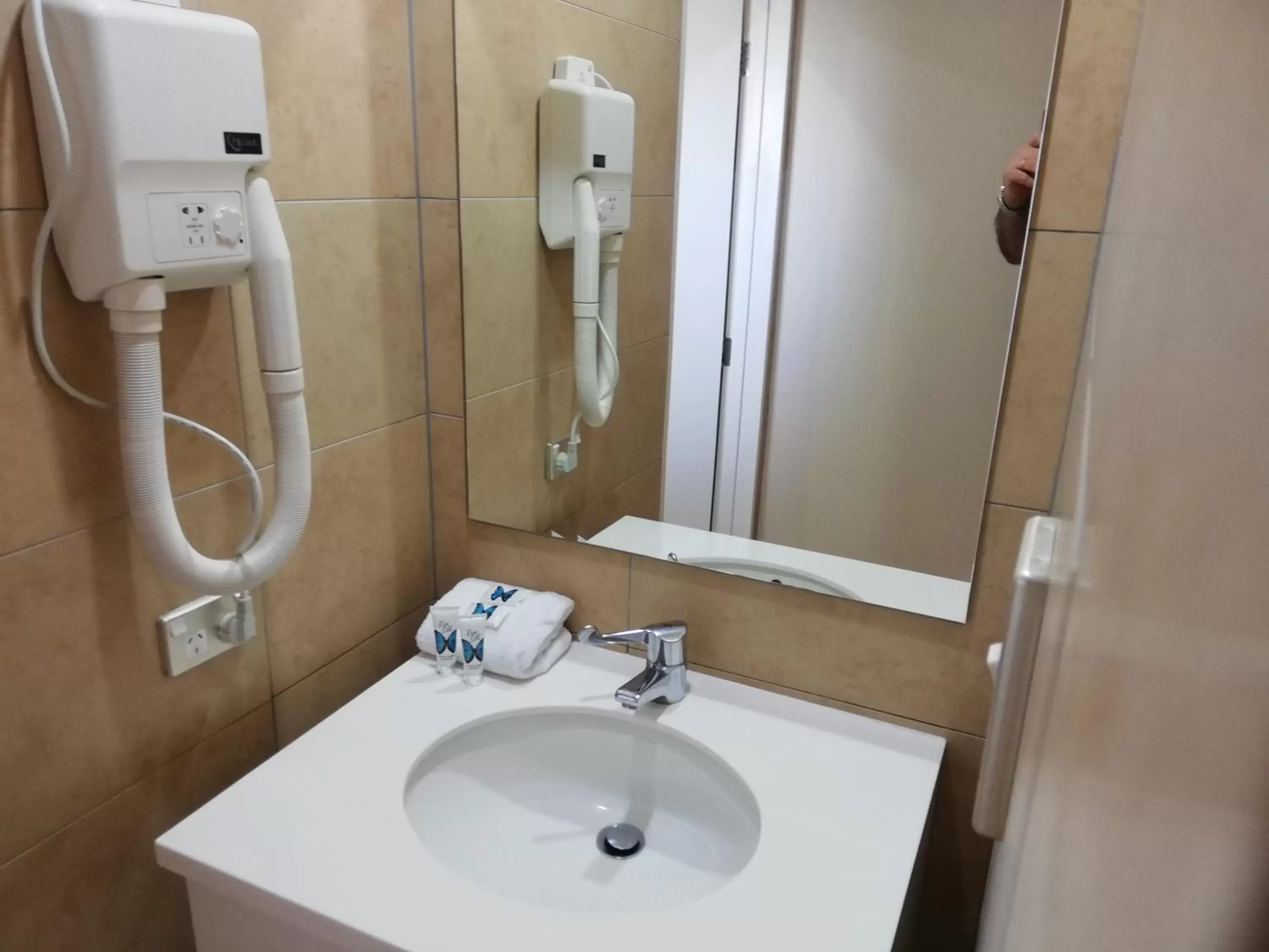 Deluxe Studio with Spa Bath in Auckland Airport Lodge Deluxe Studio with Spa Bath in Auckland Airport Lodge