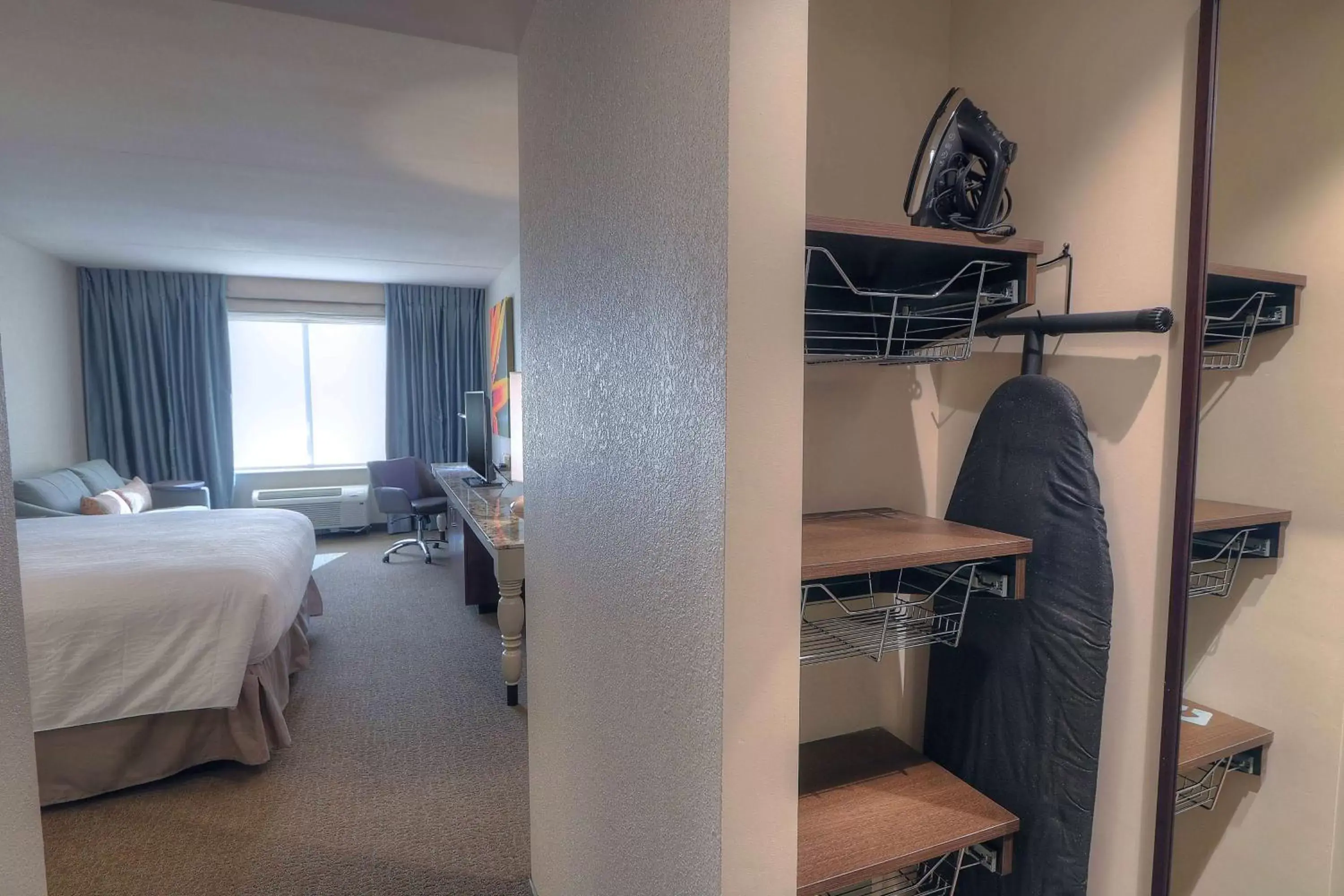 King Room - Hearing Accessible in Hilton Garden Inn Pigeon Forge King Room - Hearing Accessible in Hilton Garden Inn Pigeon Forge