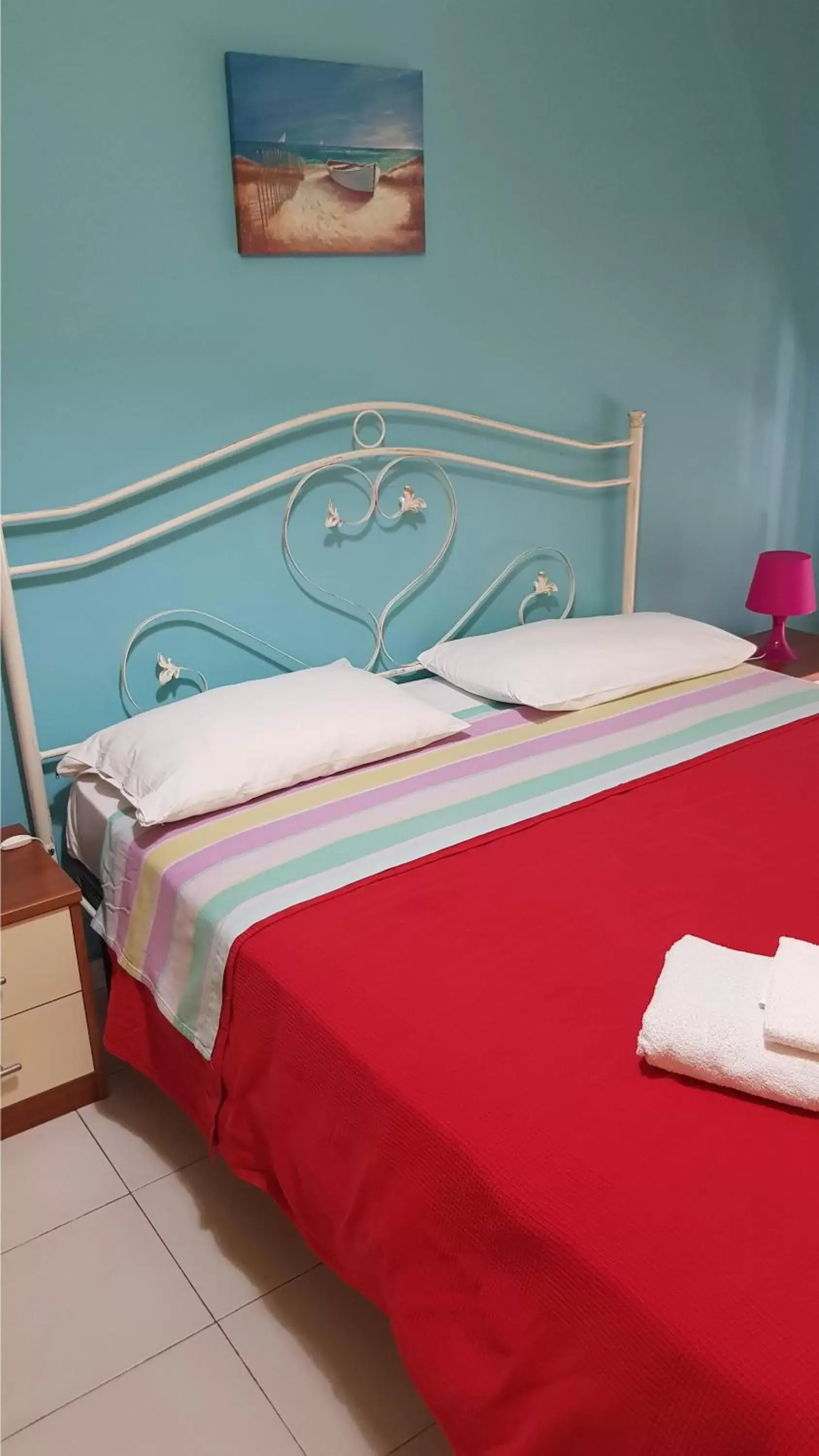 Double Room with Private External Bathroom - single occupancy in The Artists Double Room with Private External Bathroom - single occupancy in The Artists