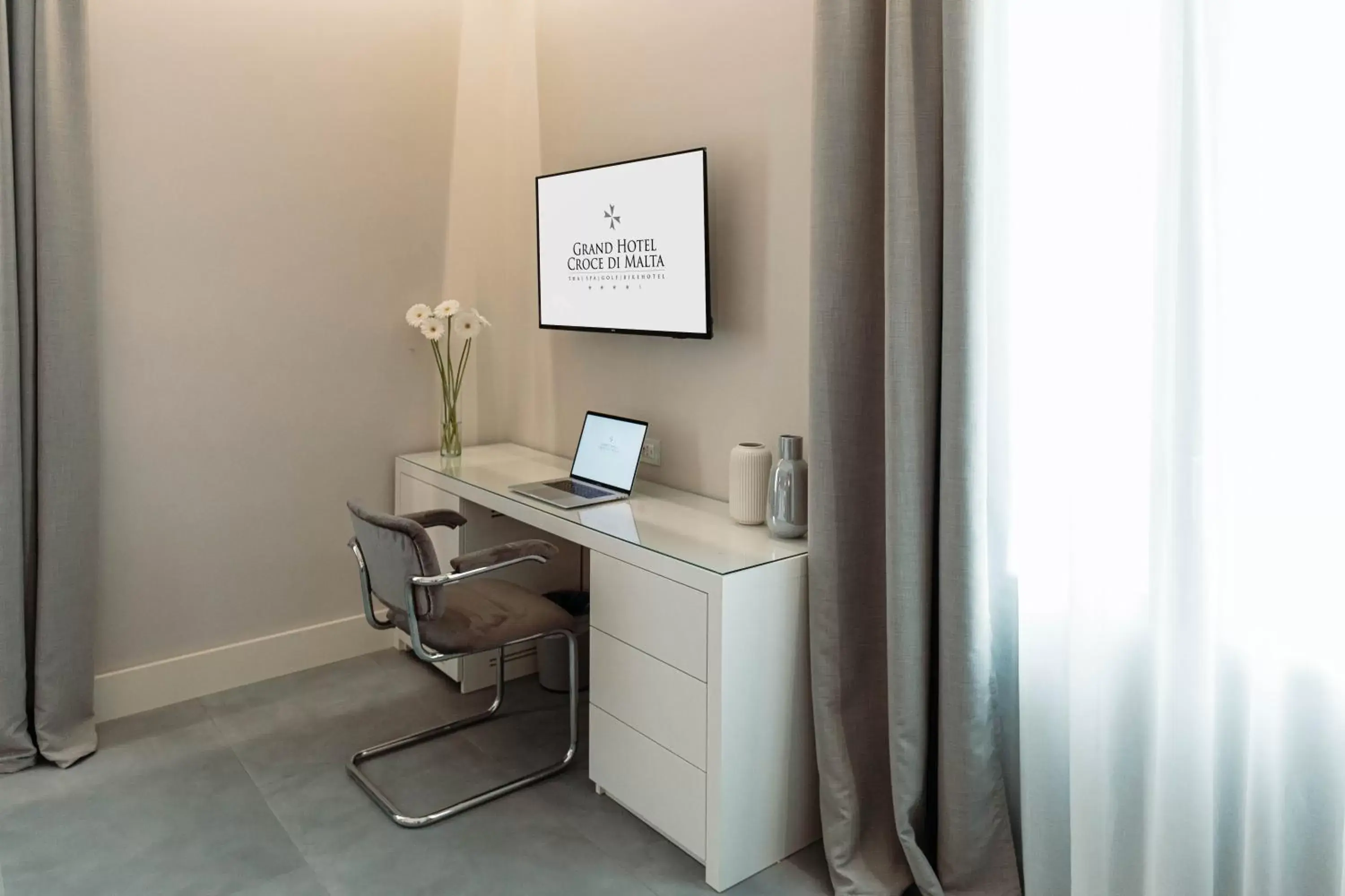 Superior Double or Twin Room in Grand Hotel Croce Di Malta Superior Double or Twin Room in Grand Hotel Croce Di Malta