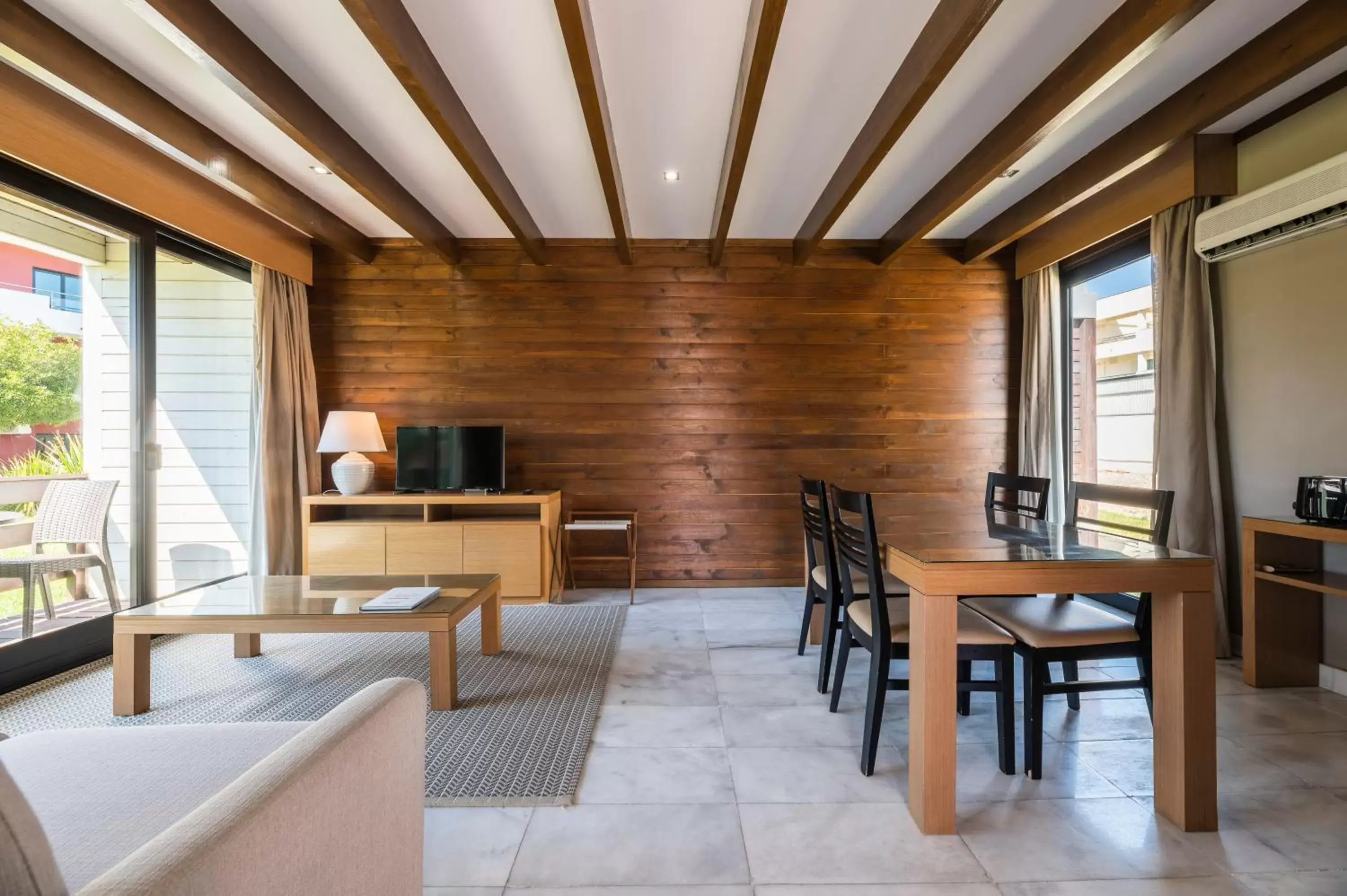 Chillout Bungalow in Topazio Vibe Beach Hotel & Apartments - Adults Friendly Chillout Bungalow in Topazio Vibe Beach Hotel & Apartments - Adults Friendly