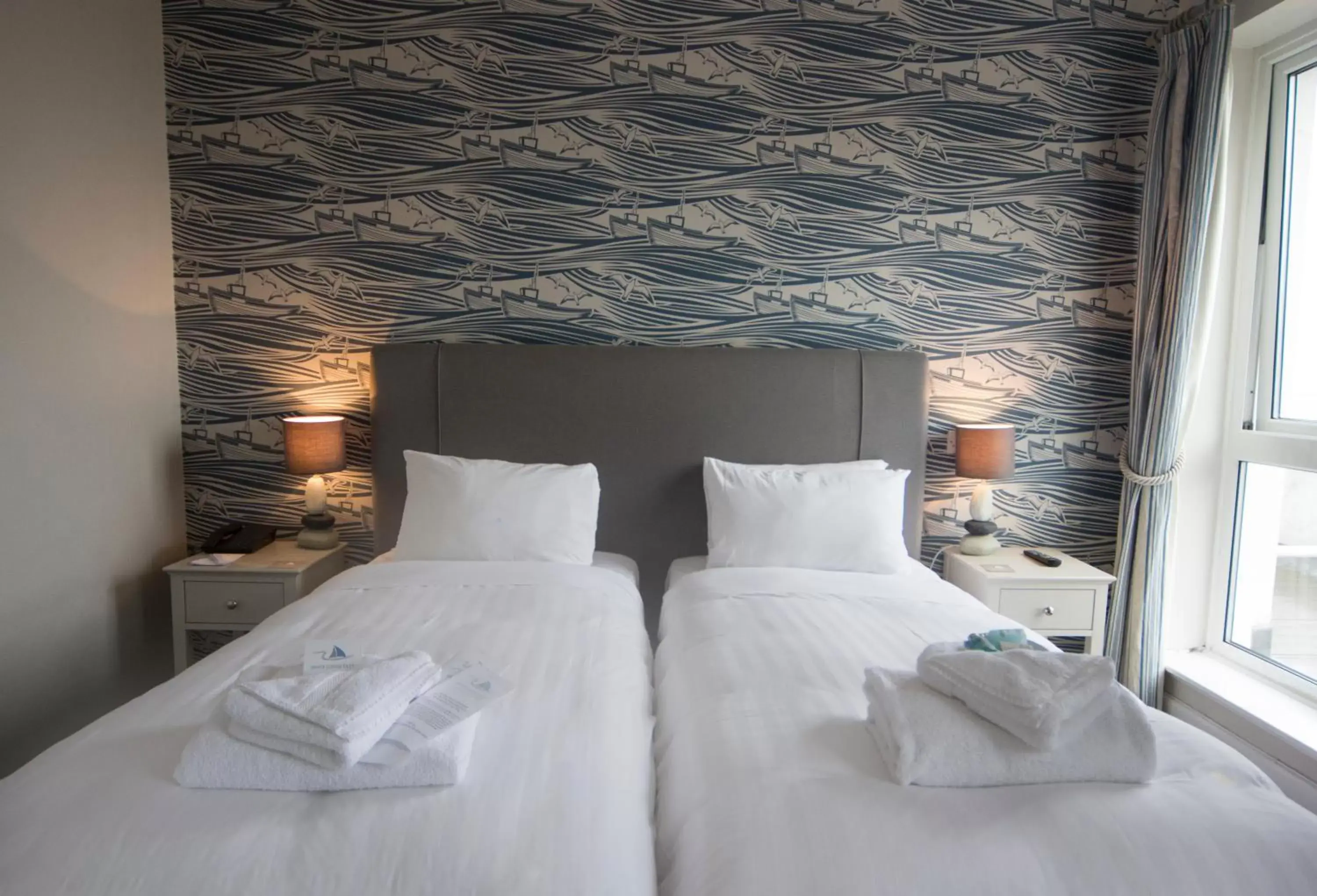 Twin / Double Room with Park View in The White Lodge Hotel Twin / Double Room with Park View in The White Lodge Hotel