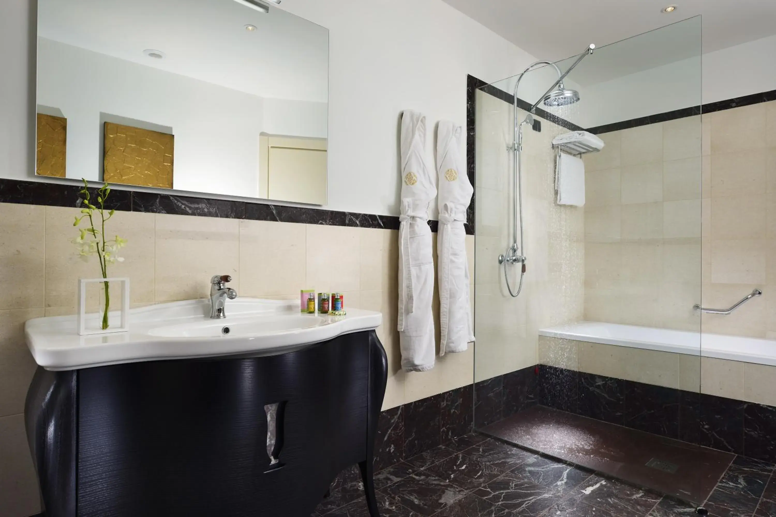 Superior Single Room - single occupancy in Castello Dal Pozzo Resort Lago Maggiore - Preferred Hotels & Resorts Superior Single Room - single occupancy in Castello Dal Pozzo Resort Lago Maggiore - Preferred Hotels & Resorts