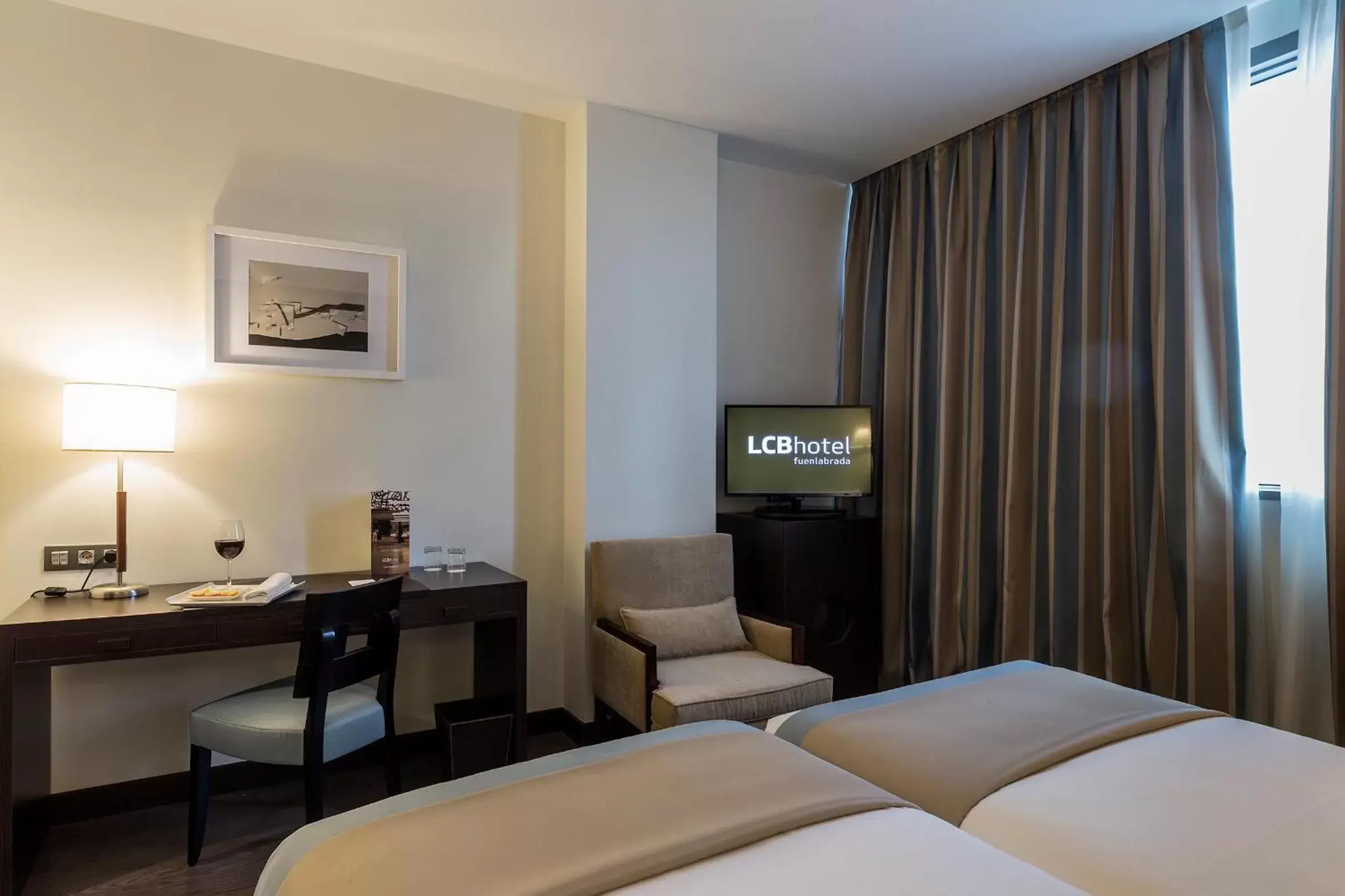Superior Twin Room in LCB Hotel Fuenlabrada Superior Twin Room in LCB Hotel Fuenlabrada