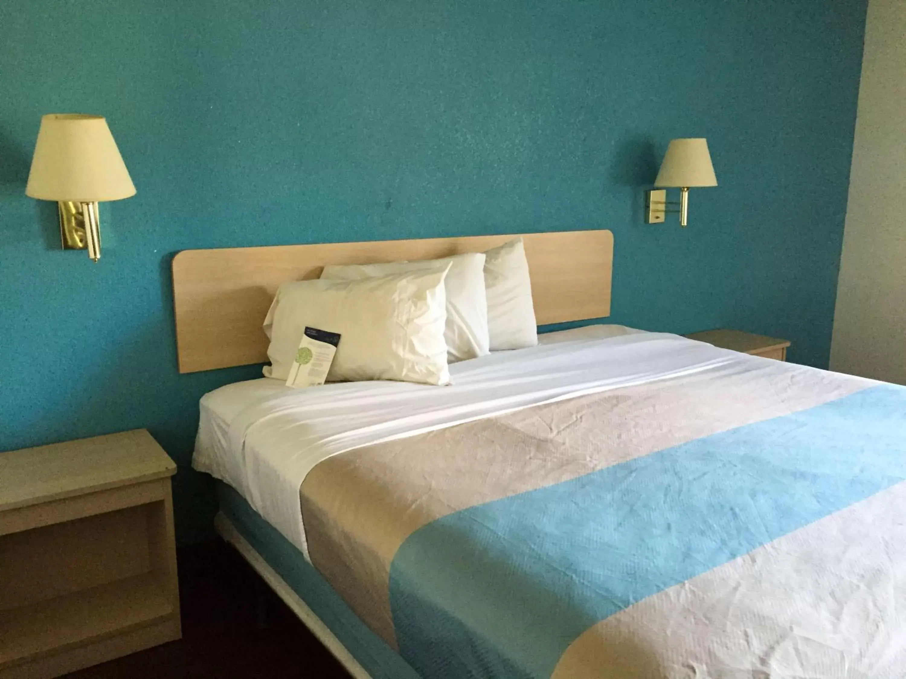 King Room - single occupancy - Disability Access - Non-Smoking in Motel 6-Norcross, GA King Room - single occupancy - Disability Access - Non-Smoking in Motel 6-Norcross, GA