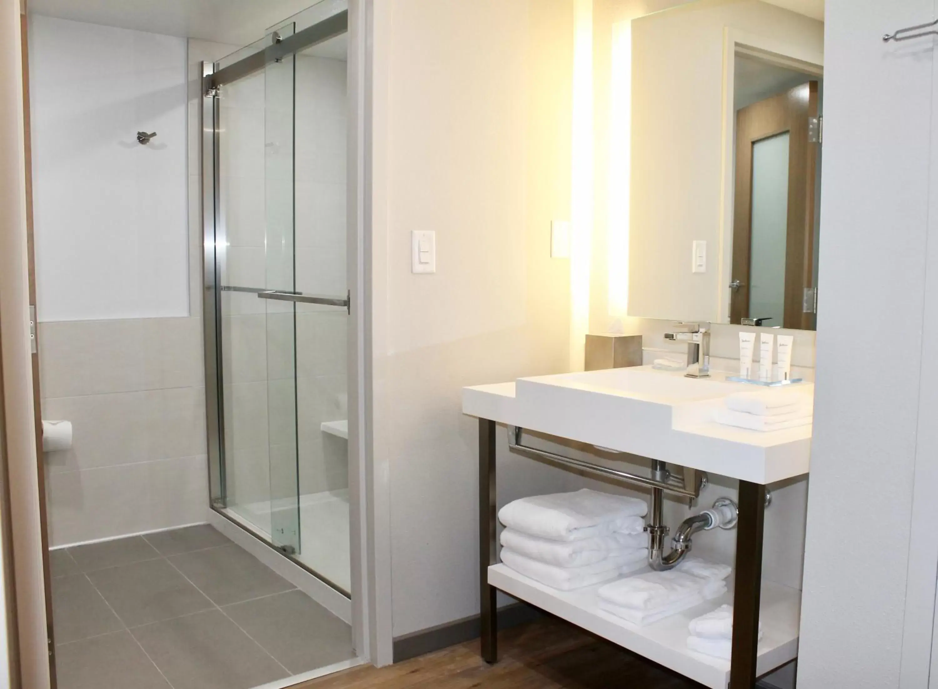 Premium Tower Queen Room with Two Queen Beds - Non-Smoking in Radisson Hotel & Conference Center Green Bay Premium Tower Queen Room with Two Queen Beds - Non-Smoking in Radisson Hotel & Conference Center Green Bay